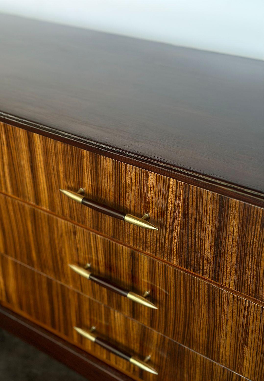 Vintage Italian Mid-Century Dresser w/ Brass Accents, c. 1950's In Good Condition For Sale In Los Angeles, CA