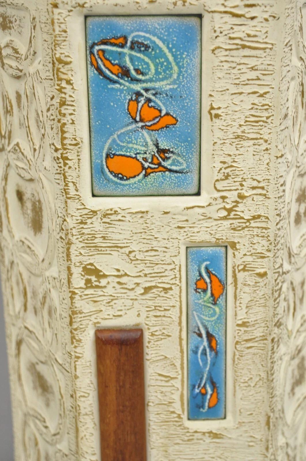 Unknown Vintage Italian Mid Century Modern Ceramic Pottery Koi Fish Table Lamp For Sale