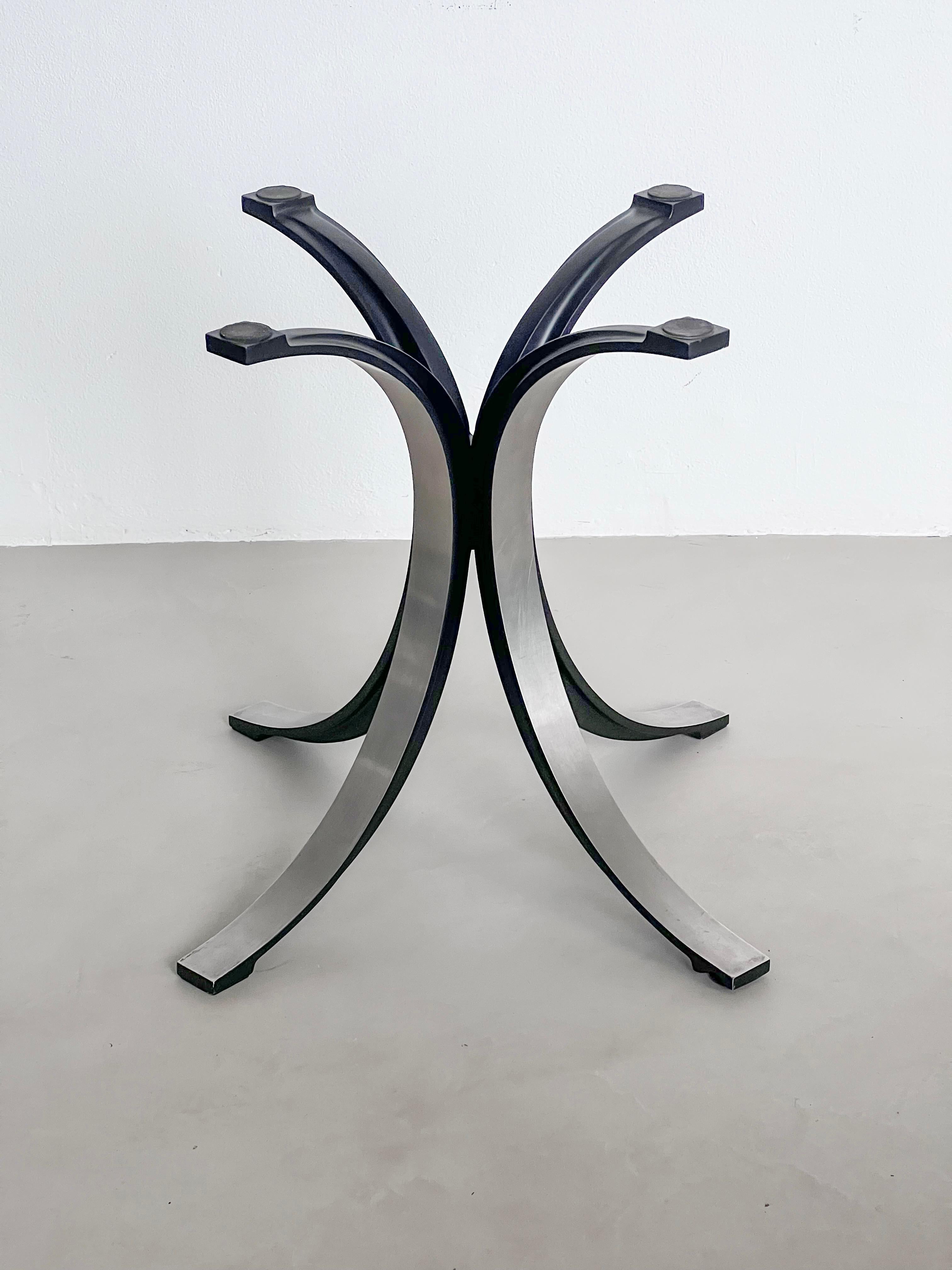 Cast Vintage Italian Mid Century Modern Dining Table in Aluminium, Smoked Glass Top For Sale