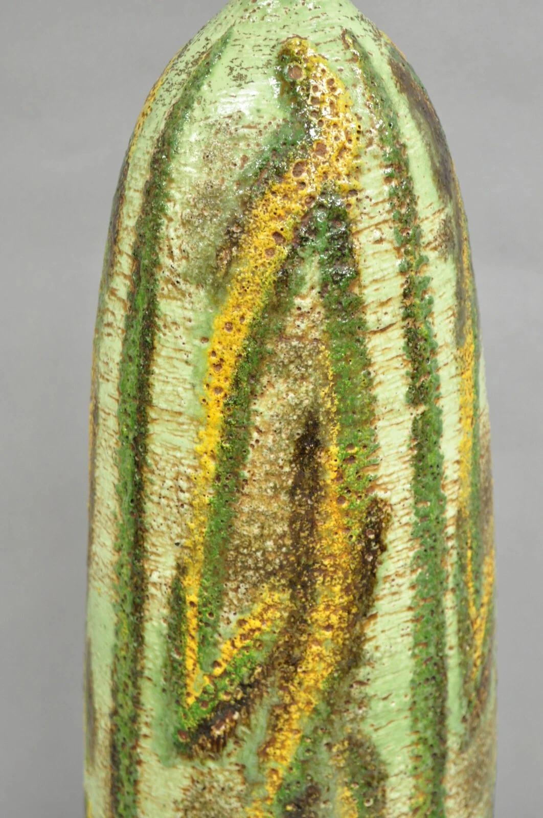 Vintage Italian Mid Century Modern Green Pottery Glazed Ceramic Tall Table Lamp in vendita 5
