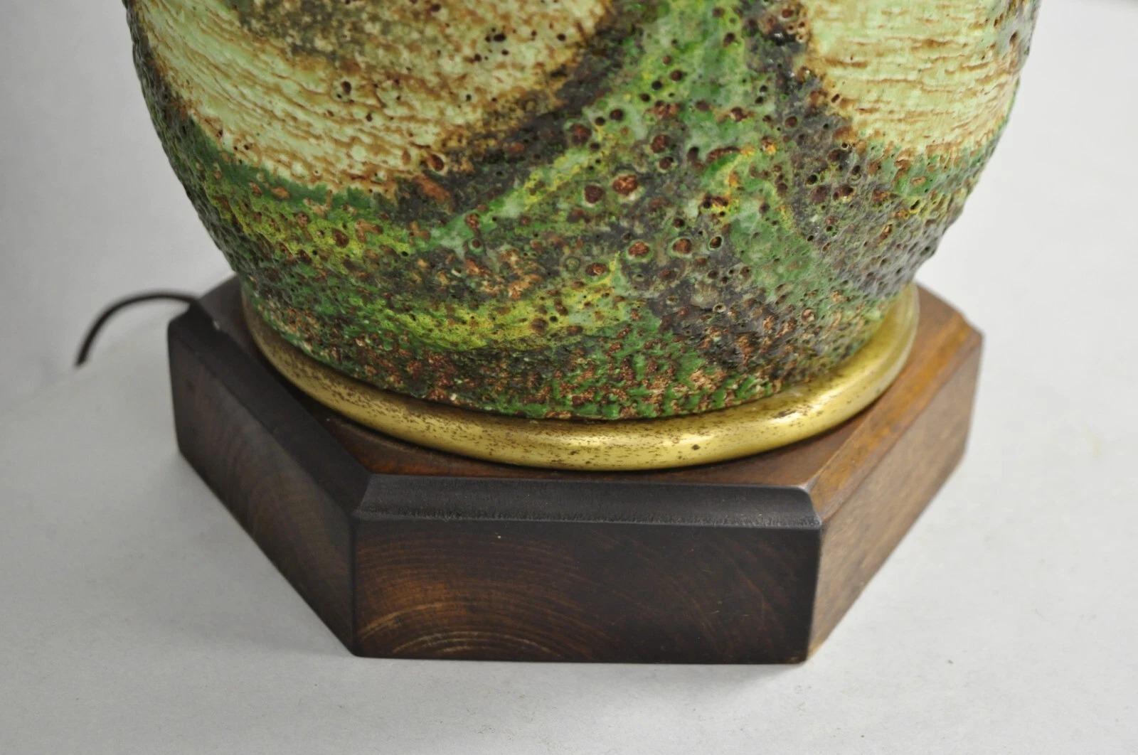 Vintage Italian Mid Century Modern Green Pottery Glazed Ceramic Tall Table Lamp in vendita 2