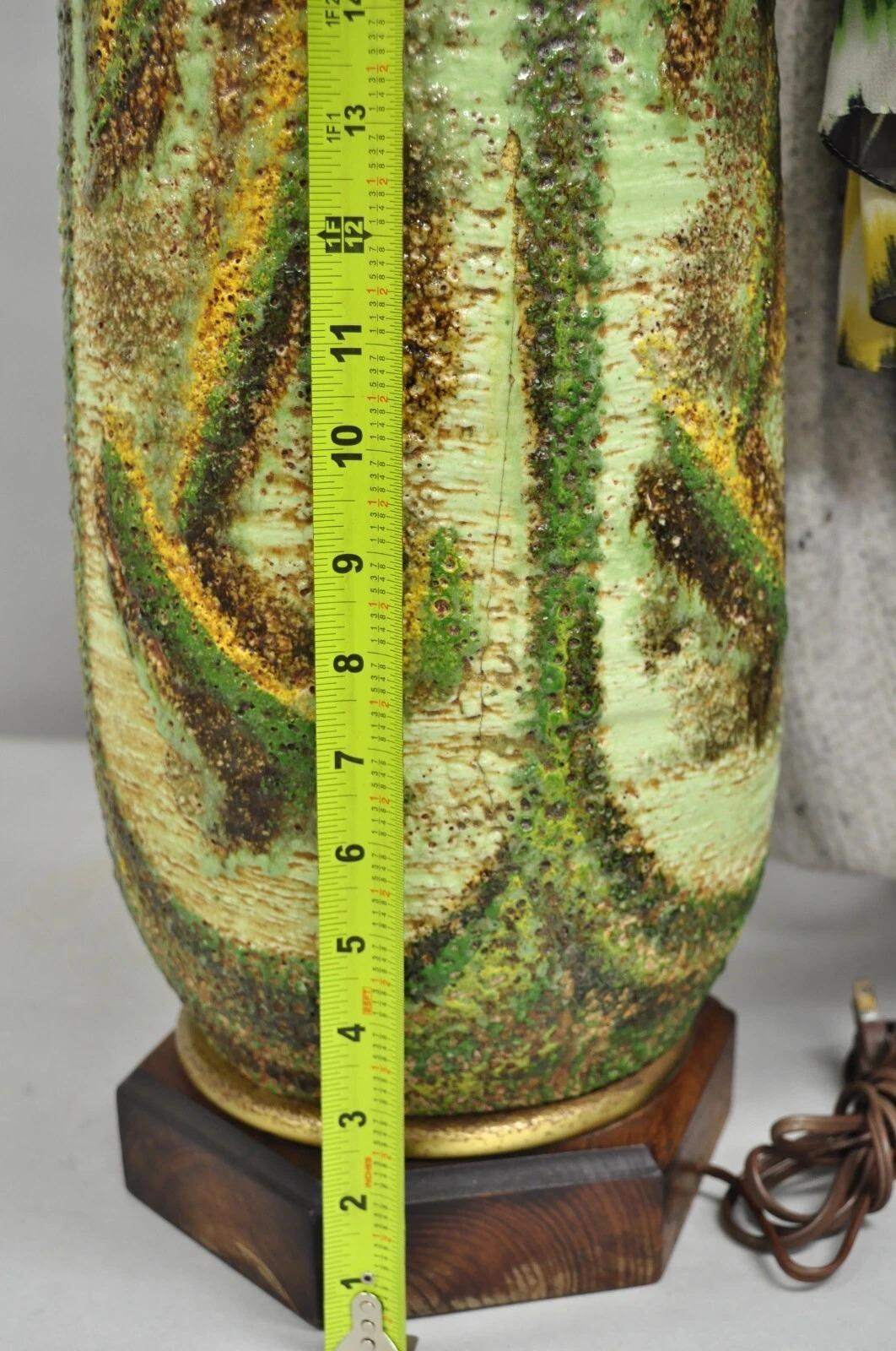 Vintage Italian Mid Century Modern Green Pottery Glazed Ceramic Tall Table Lamp in vendita 3