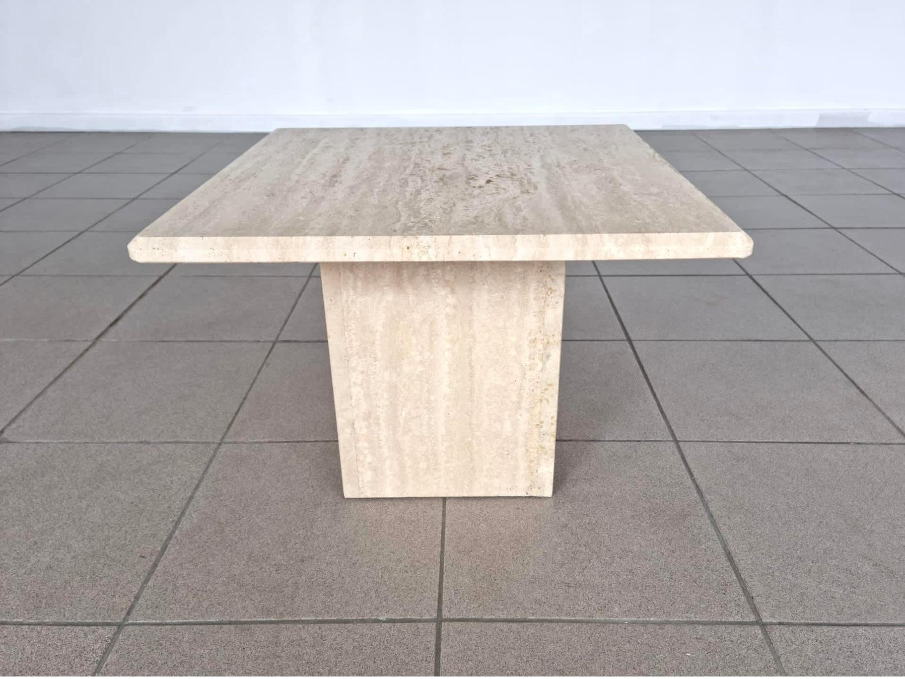Mid-Century Modern Table basse en travertin vintage italien du milieu du siècle dernier en vente
