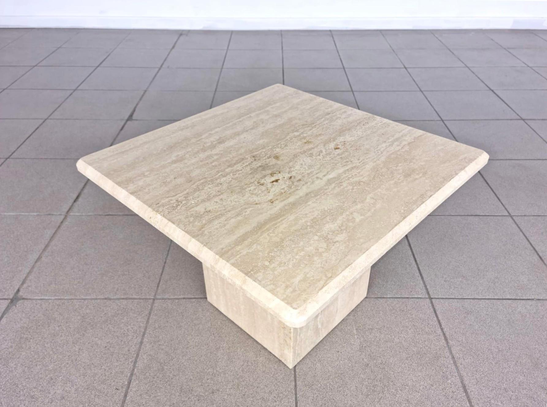 20ième siècle Table basse en travertin vintage italien du milieu du siècle dernier en vente
