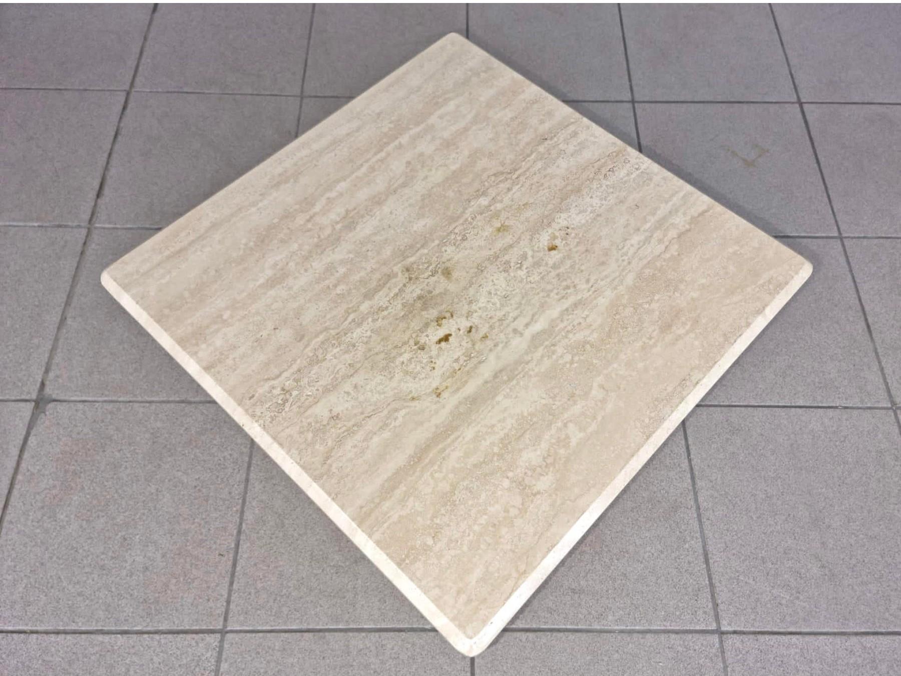 Table basse en travertin vintage italien du milieu du siècle dernier en vente 1