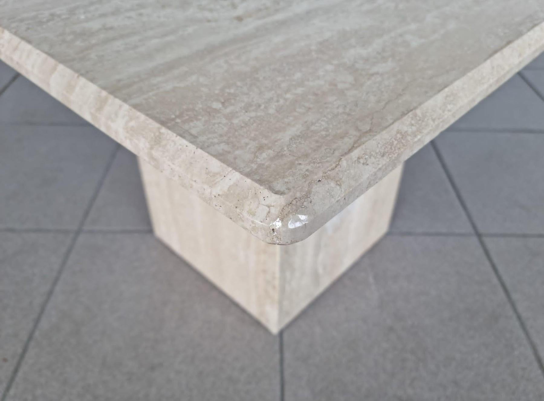 Table basse en travertin vintage italien du milieu du siècle dernier en vente 3