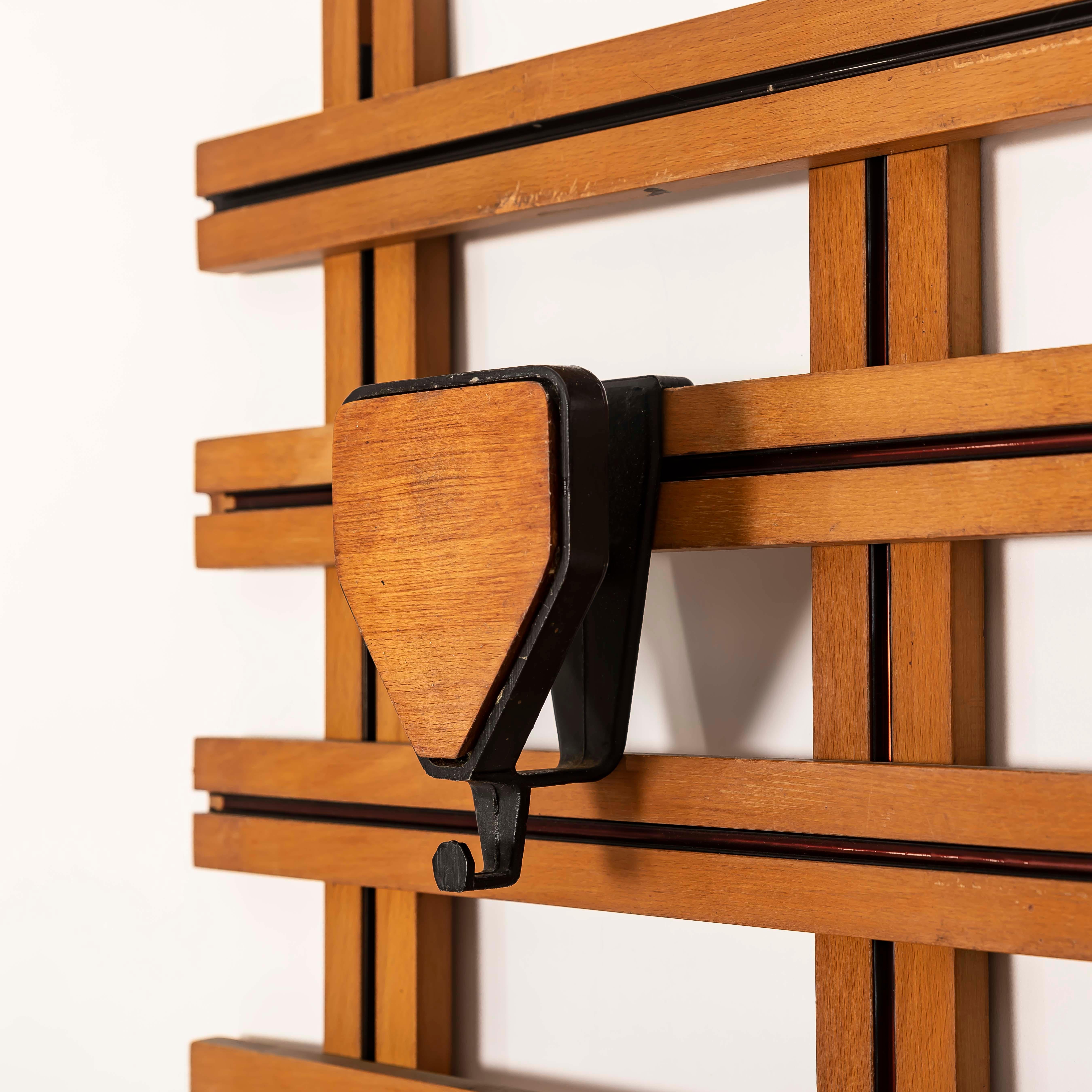 Vintage Italian Mid-Century Modern Wandgarderobe, 1950er Jahre (Mitte des 20. Jahrhunderts) im Angebot