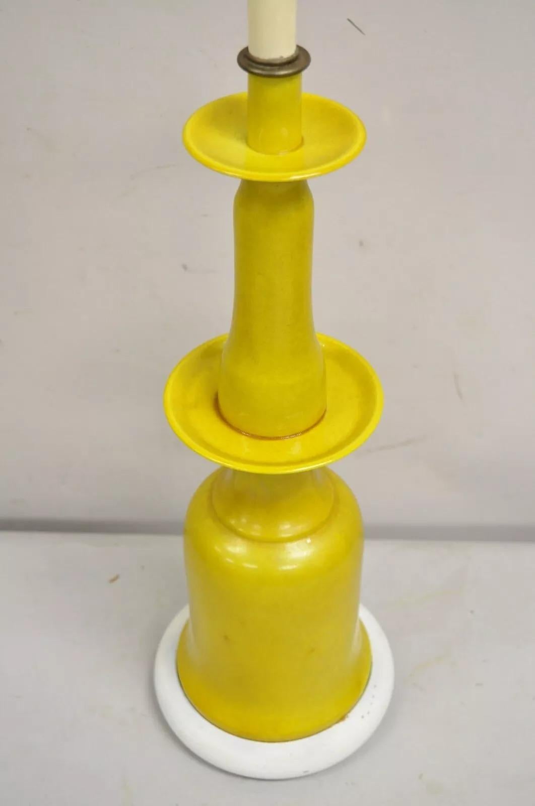Mid-Century Modern Lampe de bureau Bitossi italienne moderne du milieu du siècle dernier en céramique émaillée jaune en vente