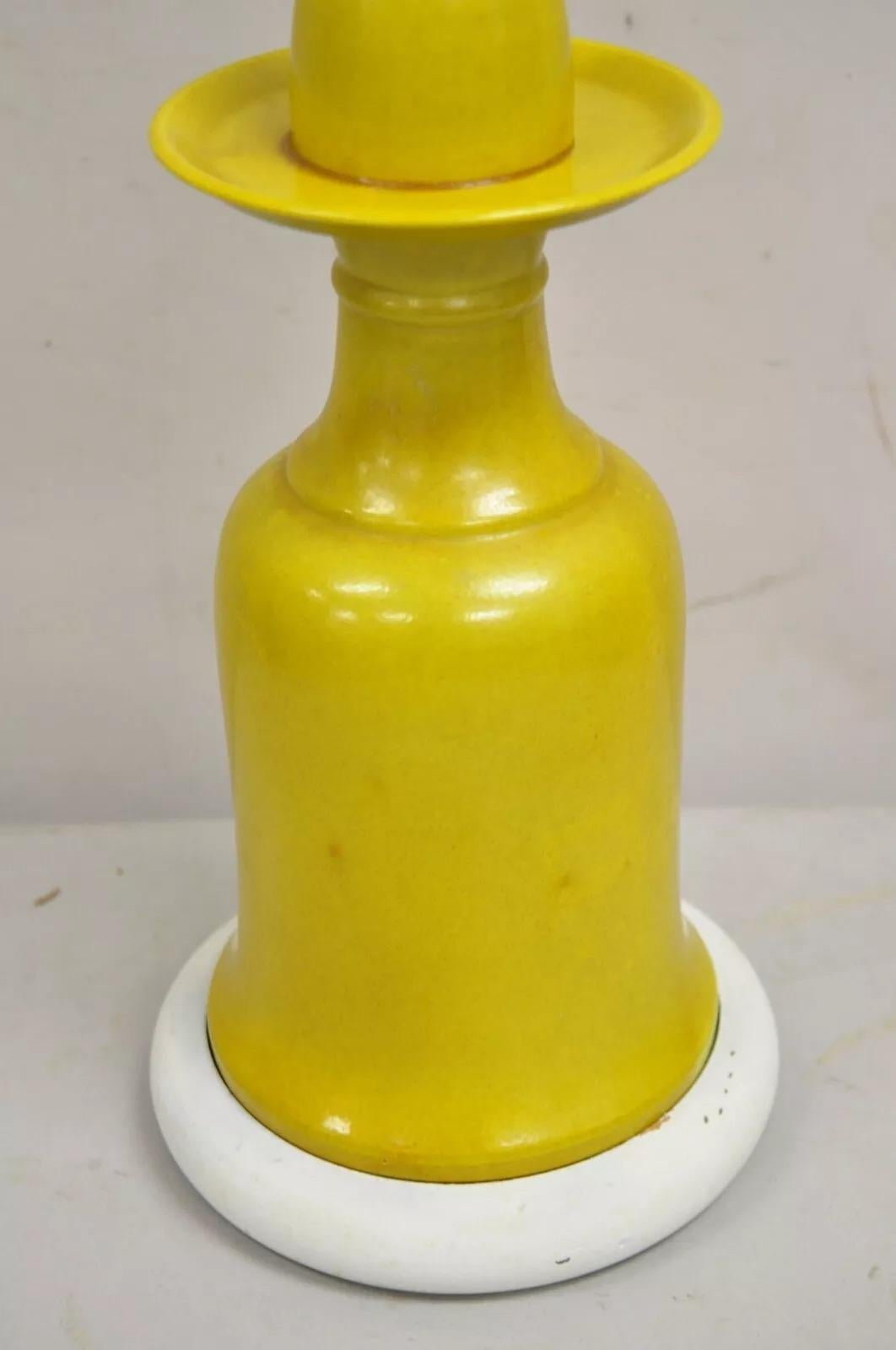 Lampe de bureau Bitossi italienne moderne du milieu du siècle dernier en céramique émaillée jaune Bon état - En vente à Philadelphia, PA