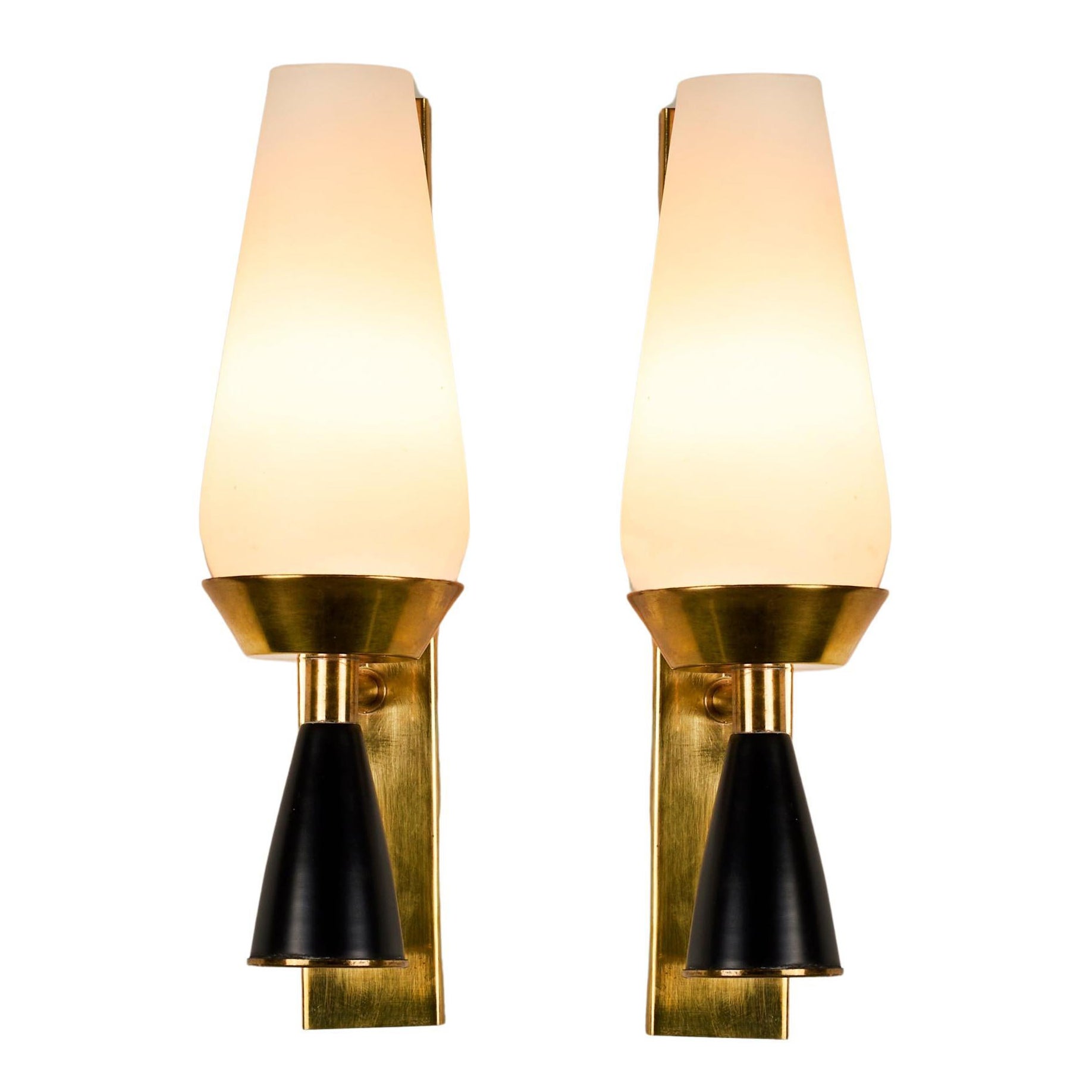 Vintage Italian mid-century Murano opaline glass and brass cone wall lights For Sale