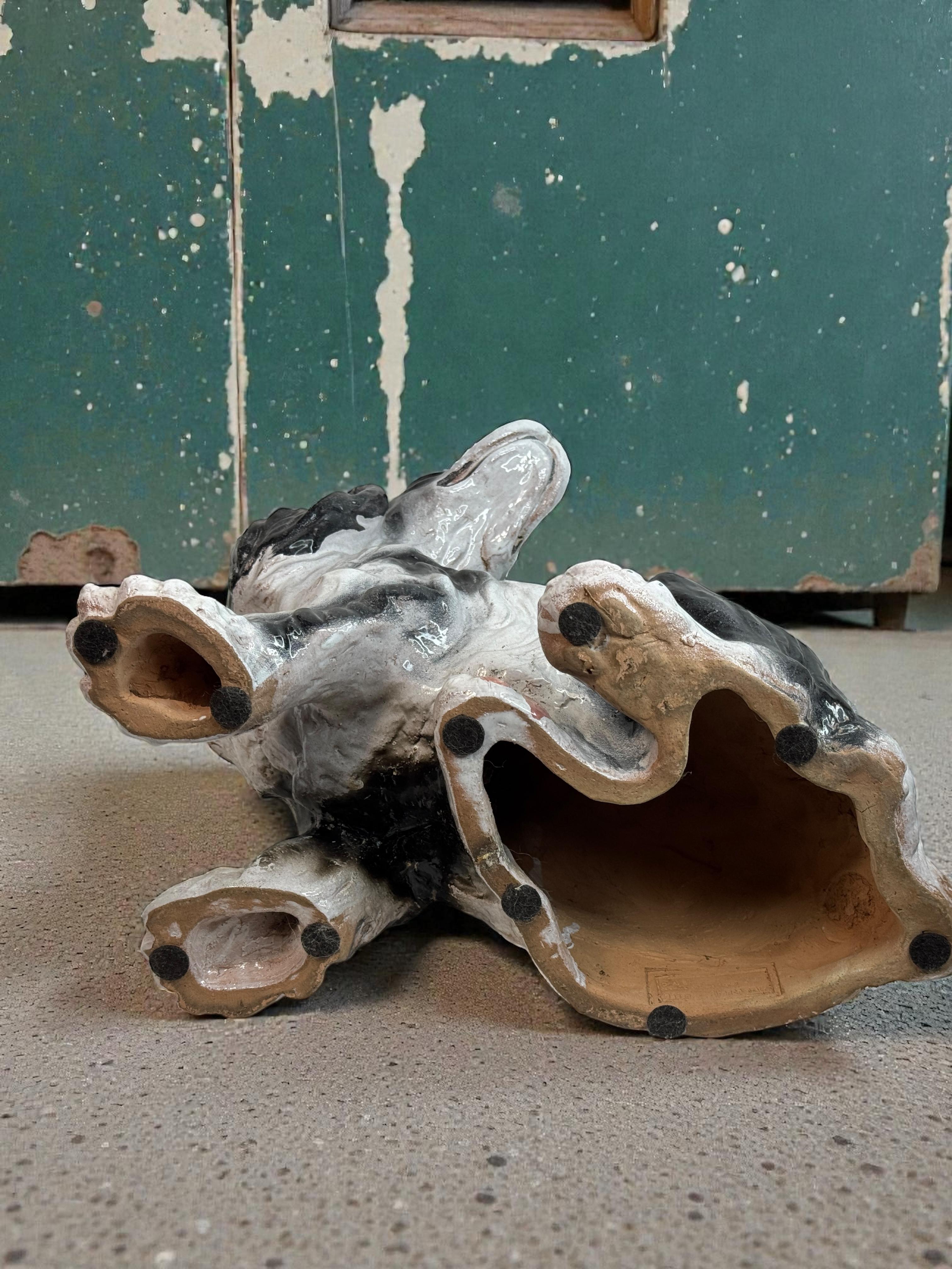 Scultura di cane spaniel in terracotta bianca e nera d'epoca della metà del secolo scorso in vendita 4