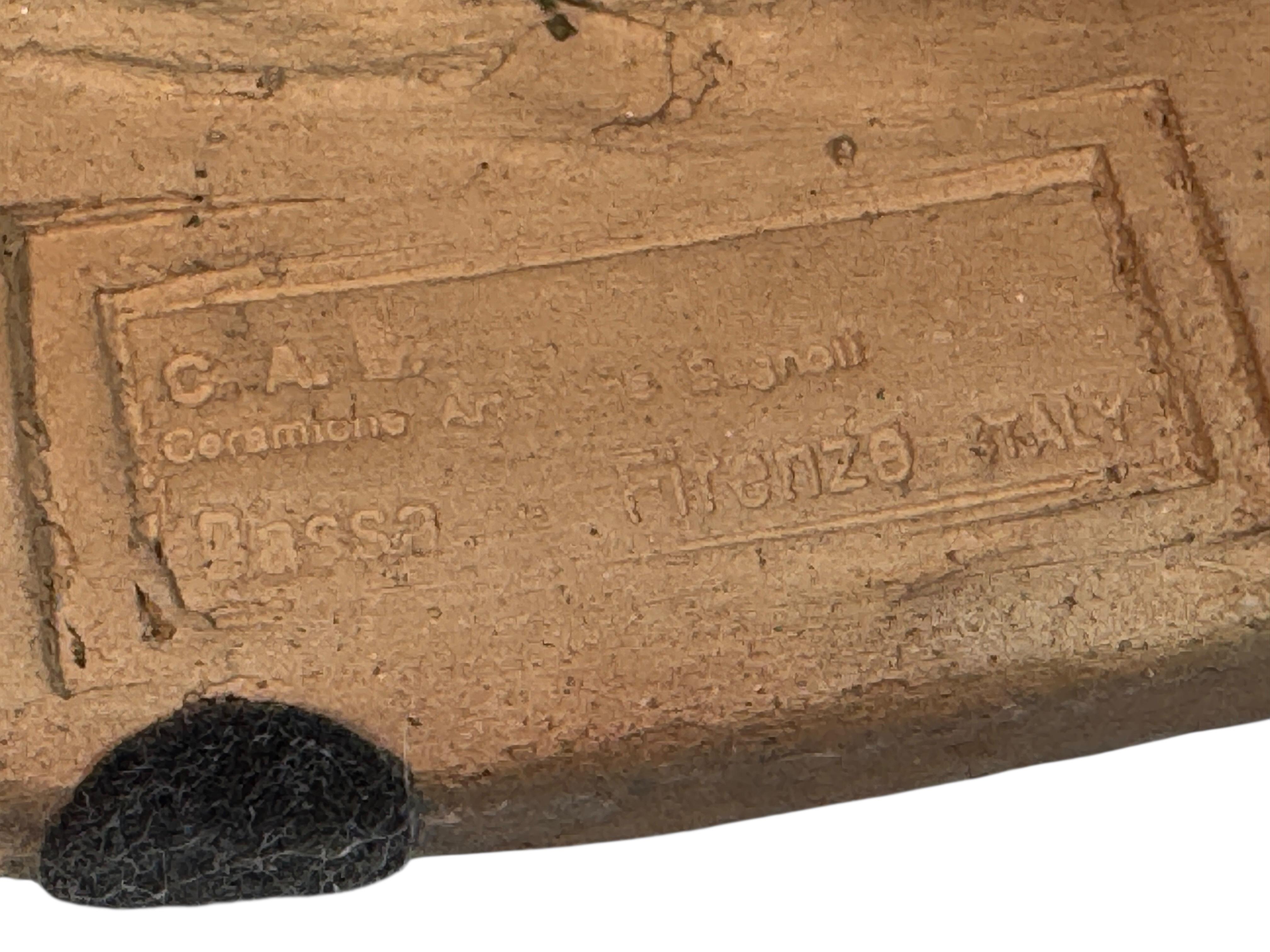 Metà XX secolo Scultura di cane spaniel in terracotta bianca e nera d'epoca della metà del secolo scorso in vendita