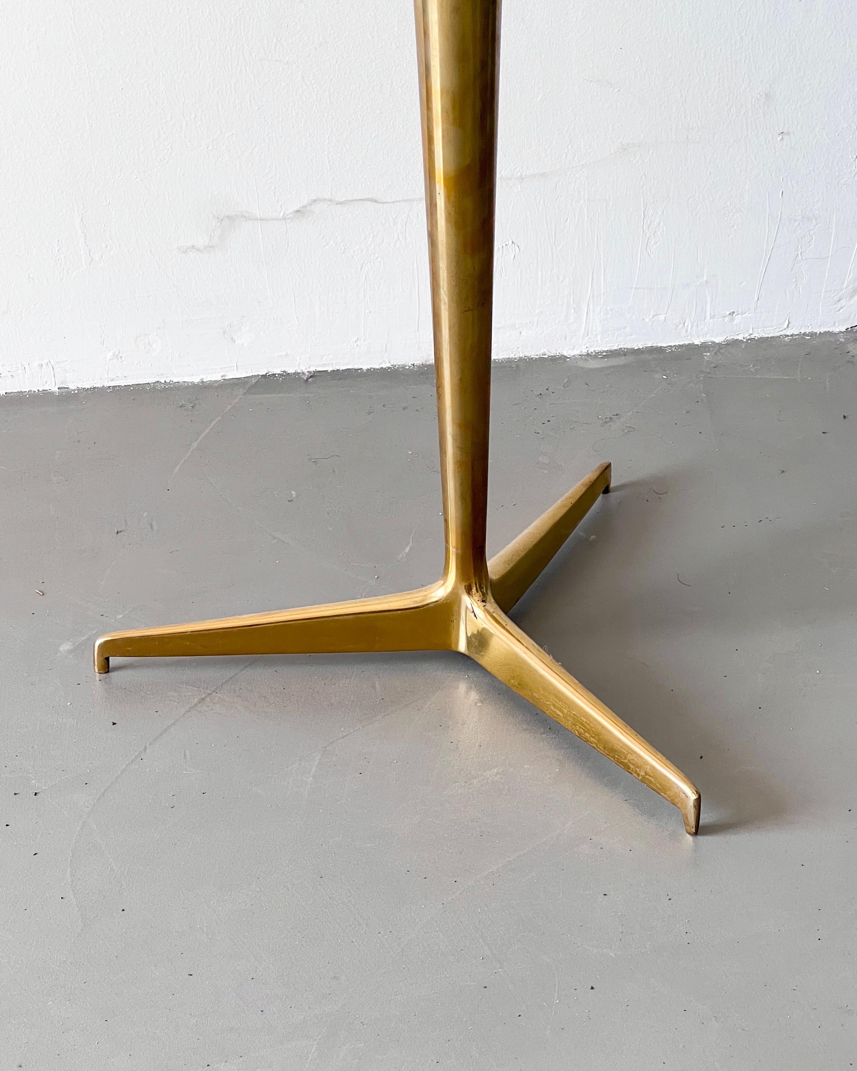 Brass Vintage Italian midcentury end table in brass and glass by Giuseppe Ostuni For Sale