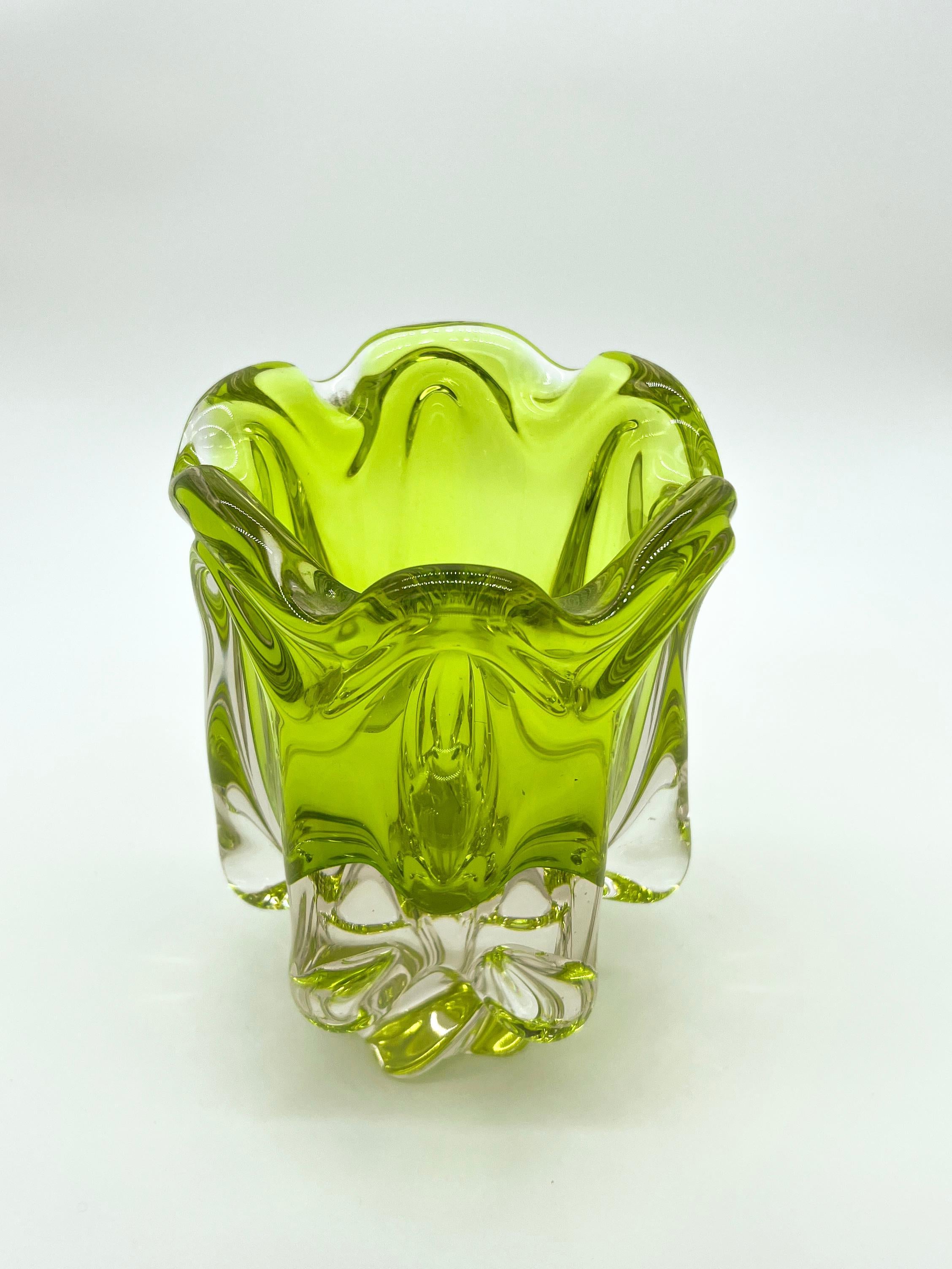 Mid-Century Modern Vintage Italian Midcentury Fluid Murano Vase in Green and Yellow Sommerso Glass For Sale
