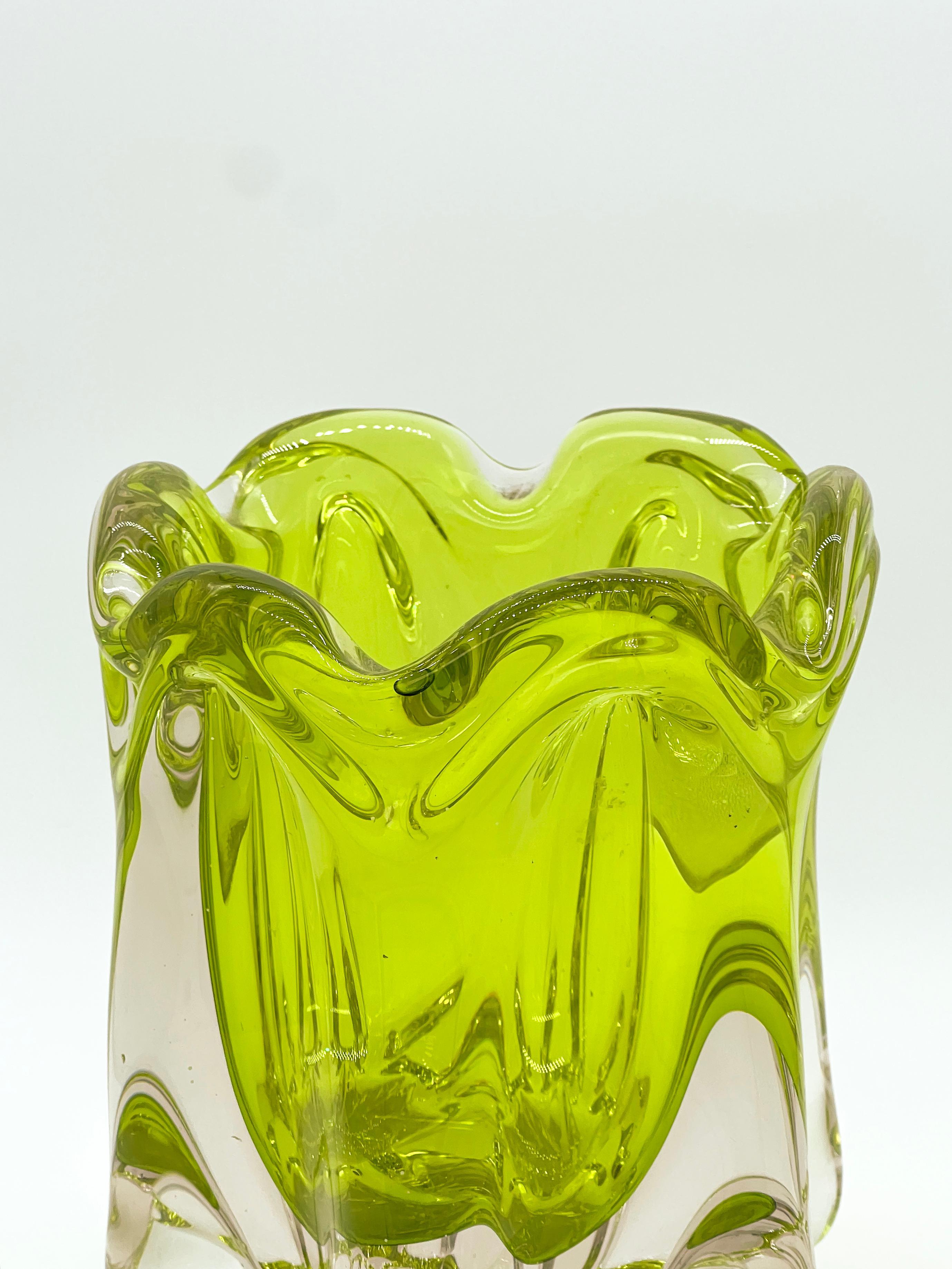 Mid-20th Century Vintage Italian Midcentury Fluid Murano Vase in Green and Yellow Sommerso Glass For Sale
