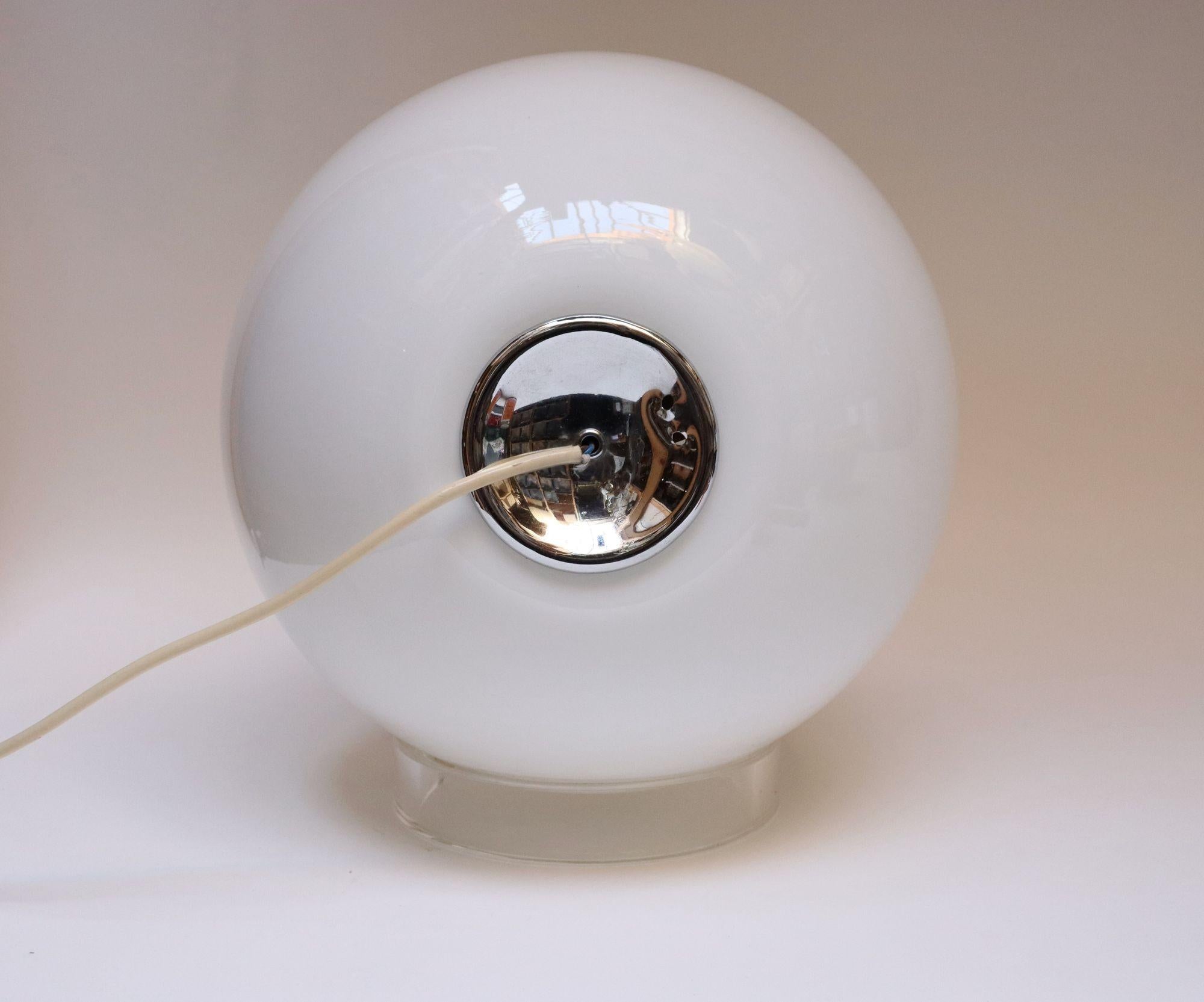 Late 20th Century Vintage Italian Modern Elios Lighted Mirror Table Lamp by Giusto Toso for Leucos For Sale