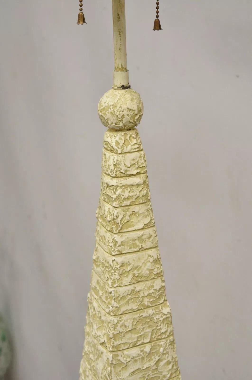 Vintage Italian Modern Hollywood Regency Cast Plaster Obelisk Pyramid Table Lamp For Sale 5