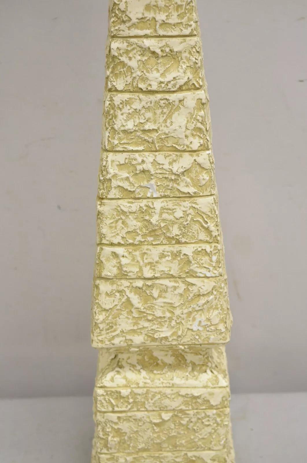 Vintage Italian Modern Hollywood Regency Cast Plaster Obelisk Pyramid Table Lamp For Sale 2