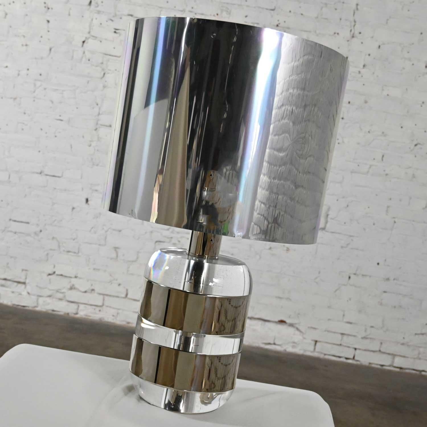 Vintage Italian Modern Lucite & Chrome Lamp Polished Aluminum Shade by Noel B.C For Sale 4