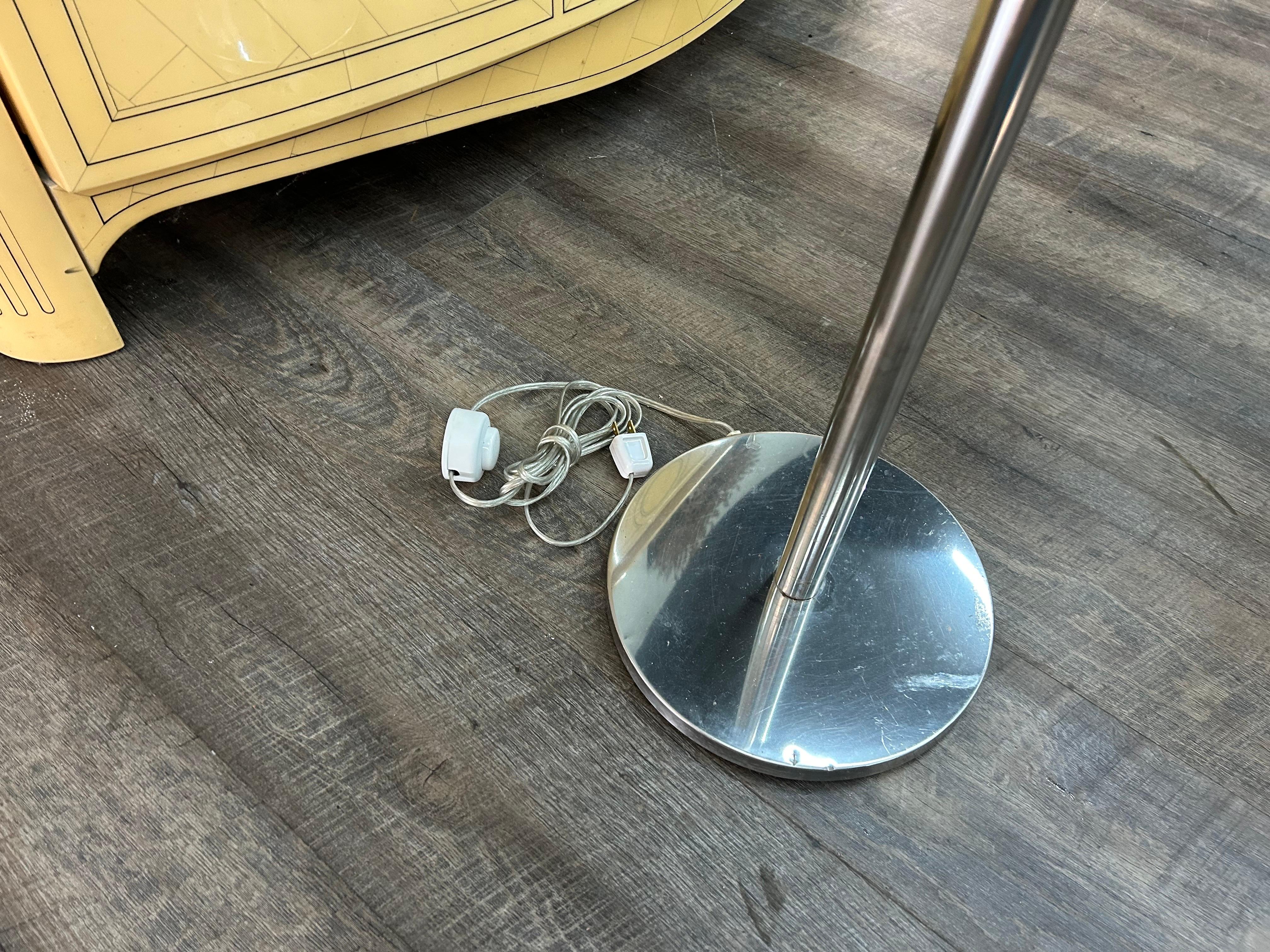 Italienische moderne, von Poliarte inspirierte Vintage-Stehlampe im Angebot 1