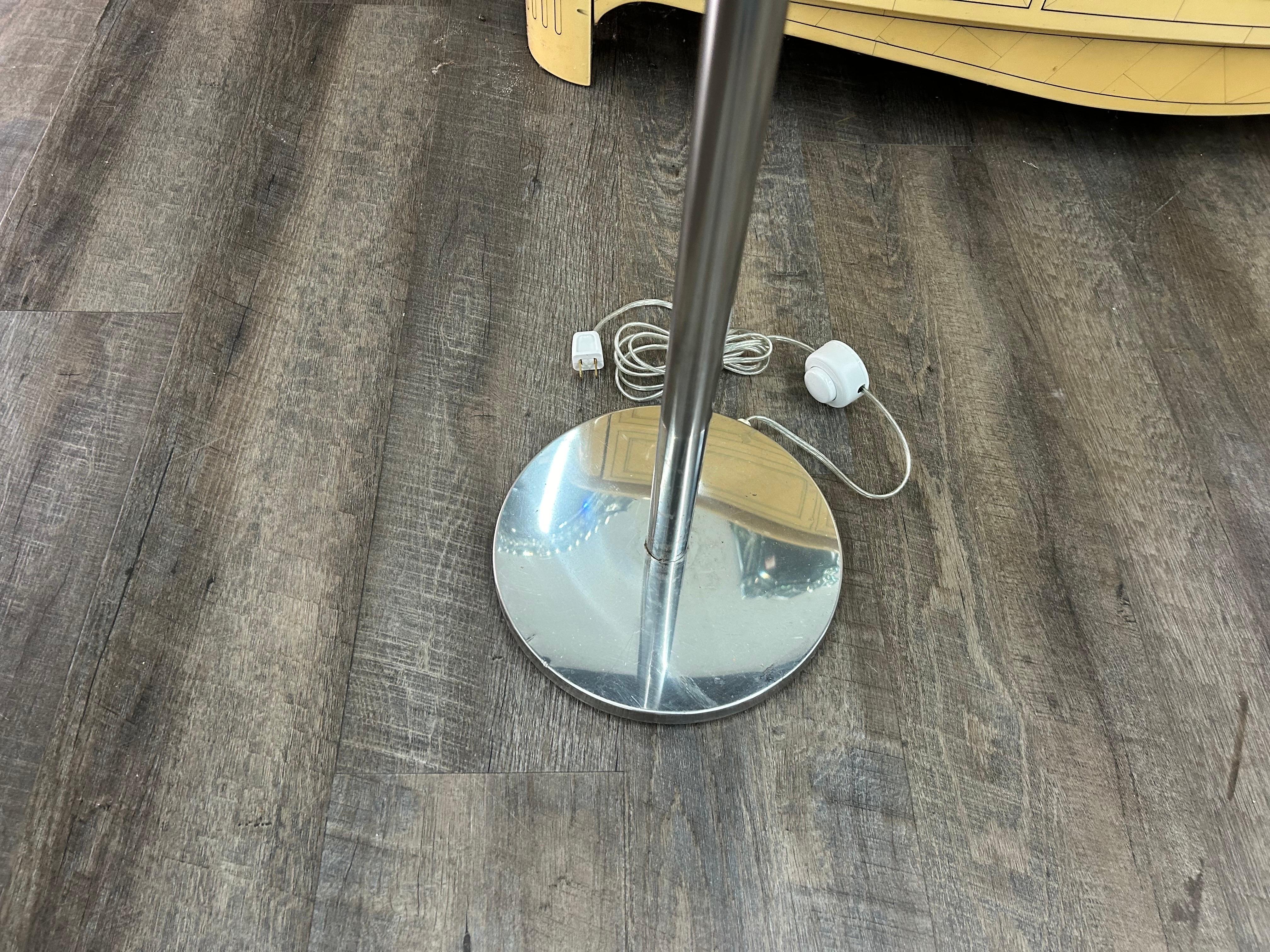 Italienische moderne, von Poliarte inspirierte Vintage-Stehlampe im Angebot 2
