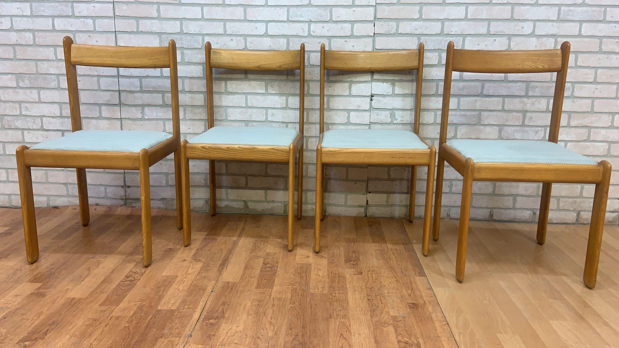 Vintage Italian Modern Vico Magistretti Style Blonde Beech Wood Chairs -Set of 4 For Sale 5