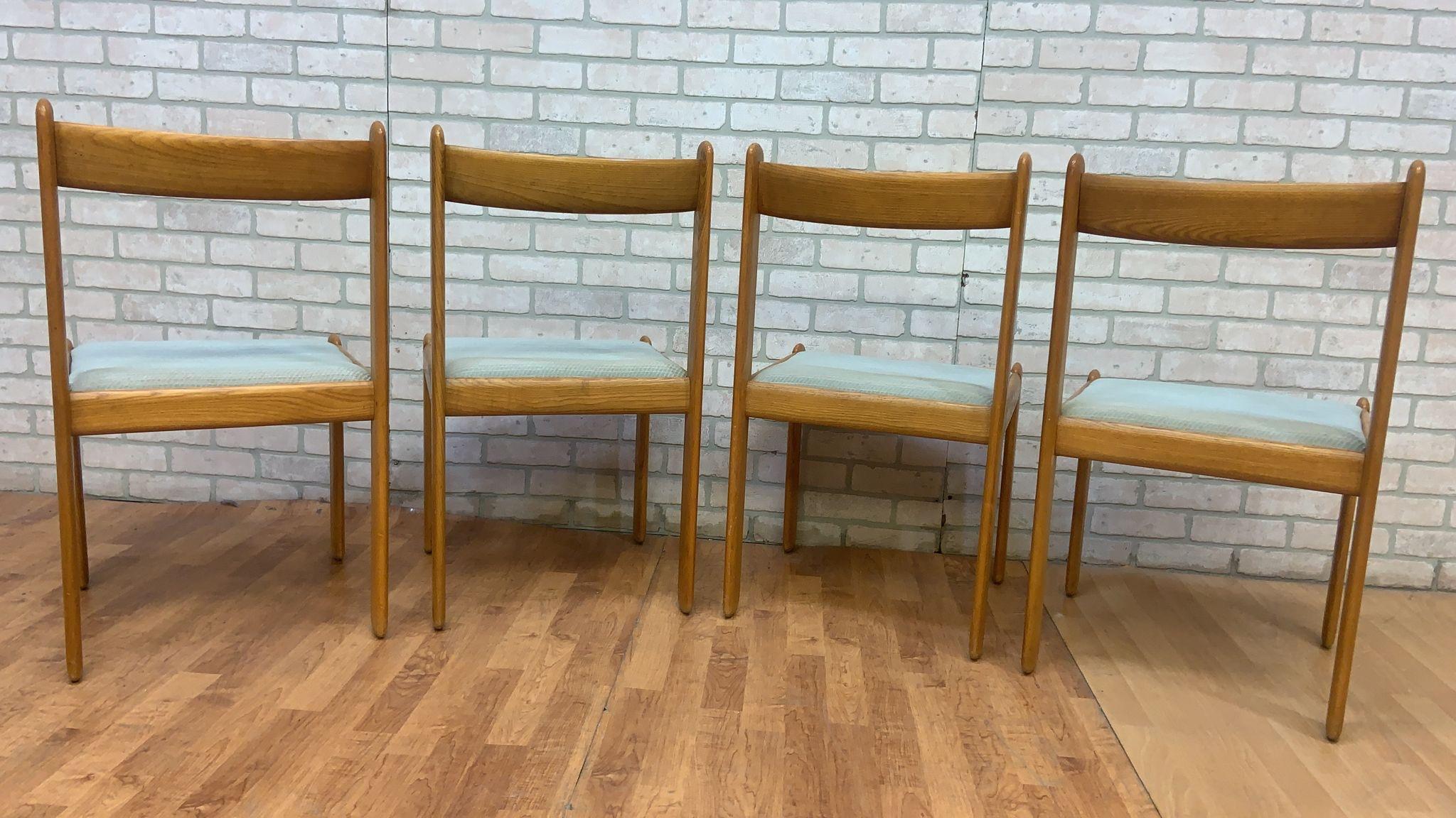 Vintage Italian Modern Vico Magistretti Style Blonde Beech Wood Chairs -Set of 4 For Sale 2