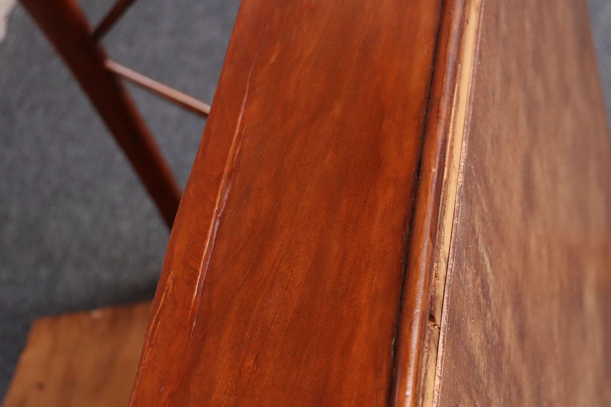 Divan-lit moderne italien vintage en noyer Attribué à Paolo Buffa en vente 13