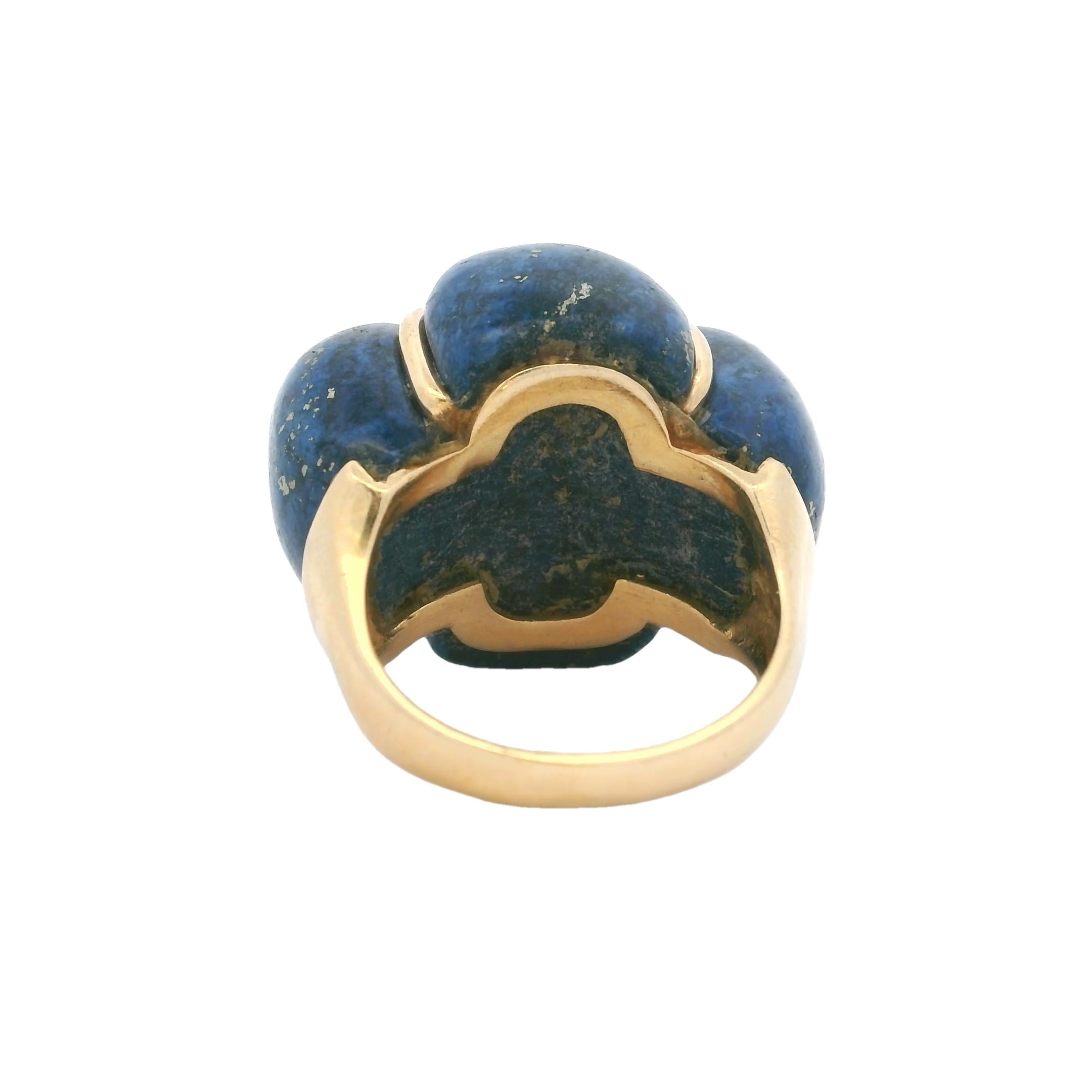 Cabochon Anello modernista italiano d'epoca in oro 18 carati con malachite e lapis, circa anni '70 in vendita