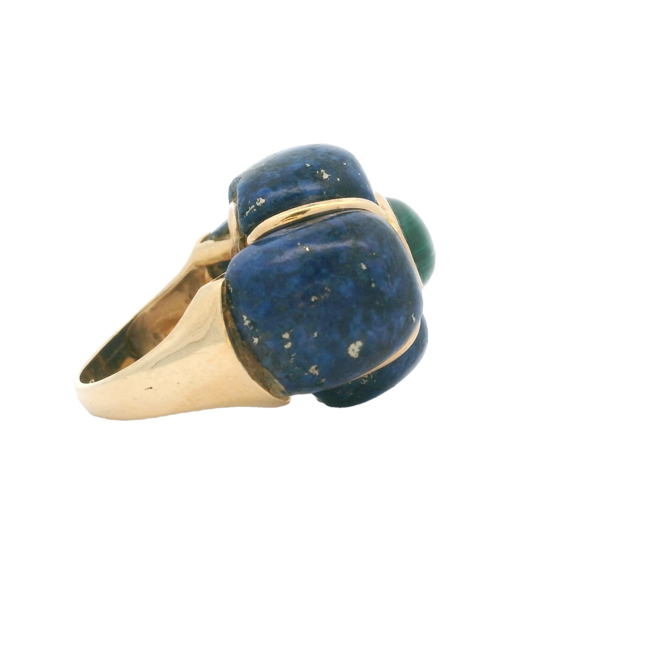 Anello modernista italiano d'epoca in oro 18 carati con malachite e lapis, circa anni '70 in vendita 1