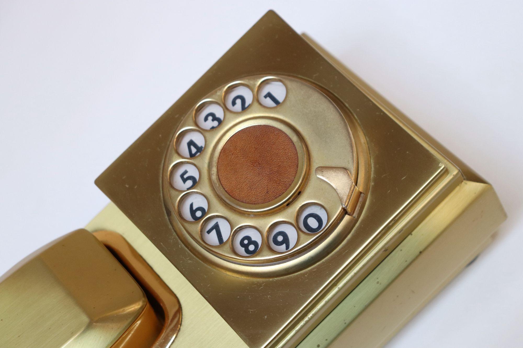 Vintage Italian Modernist Gold Aluminum Rotary Telephone by CR Telefonia For Sale 8