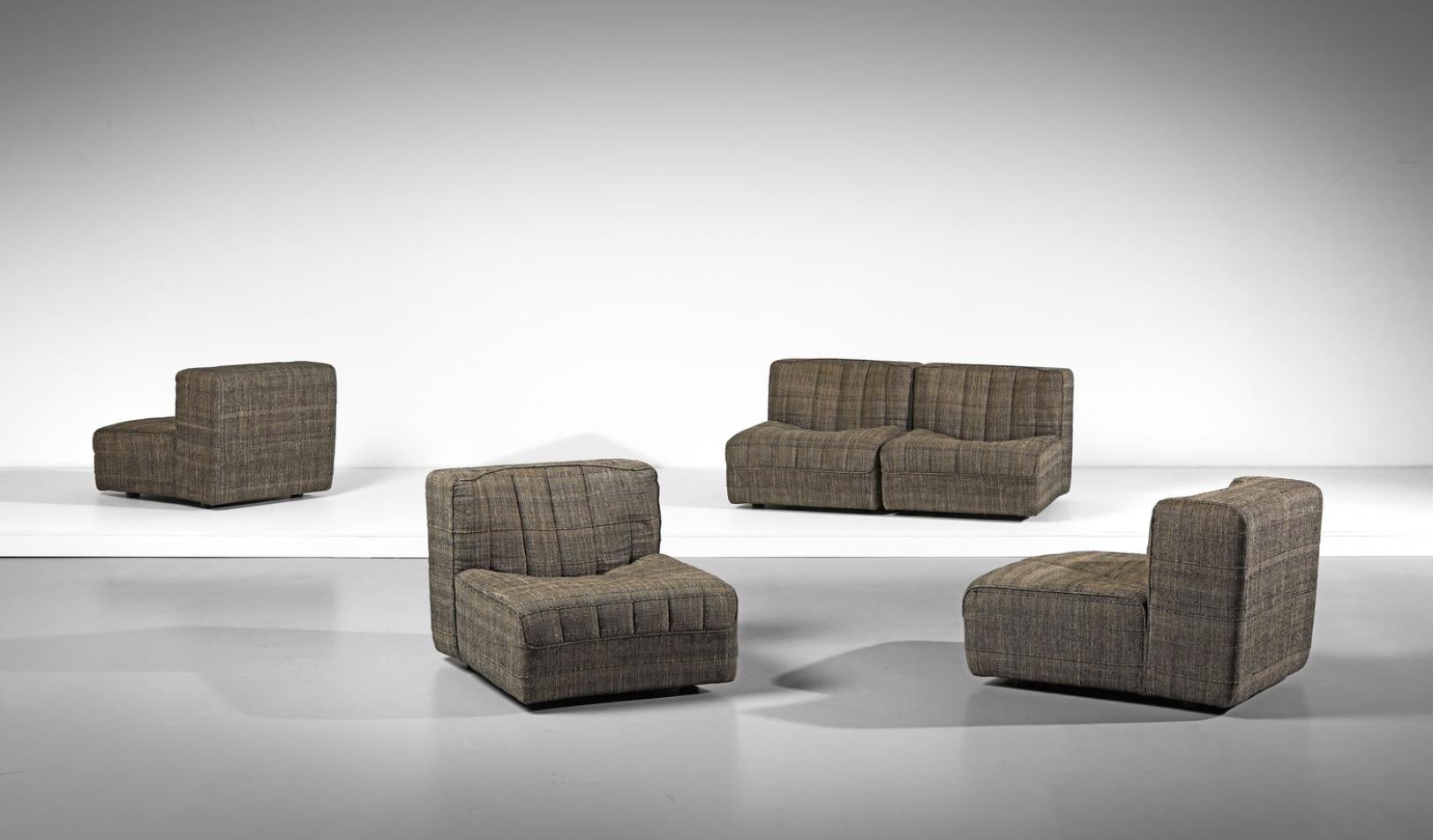 Rare modular sofa made by Italian designer Tito Agnoli (1931 - 2012) for Arflex.
The set includes five single identical pieces which may be combined in different ways. Original condition with no restaurations. 
Manufacturing label,