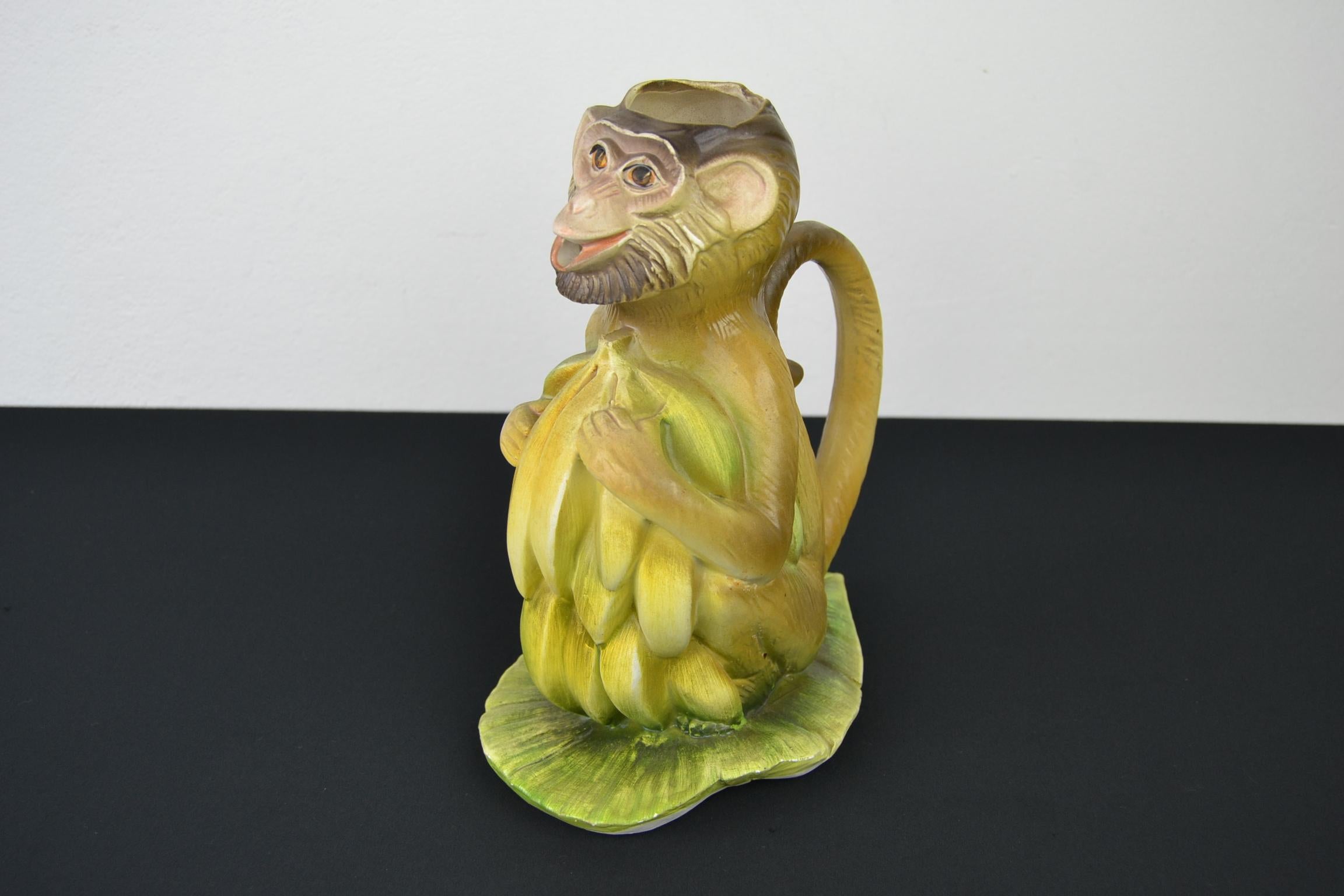 Vintage Italian Monkey Pitcher with Bananas In Good Condition In Antwerp, BE