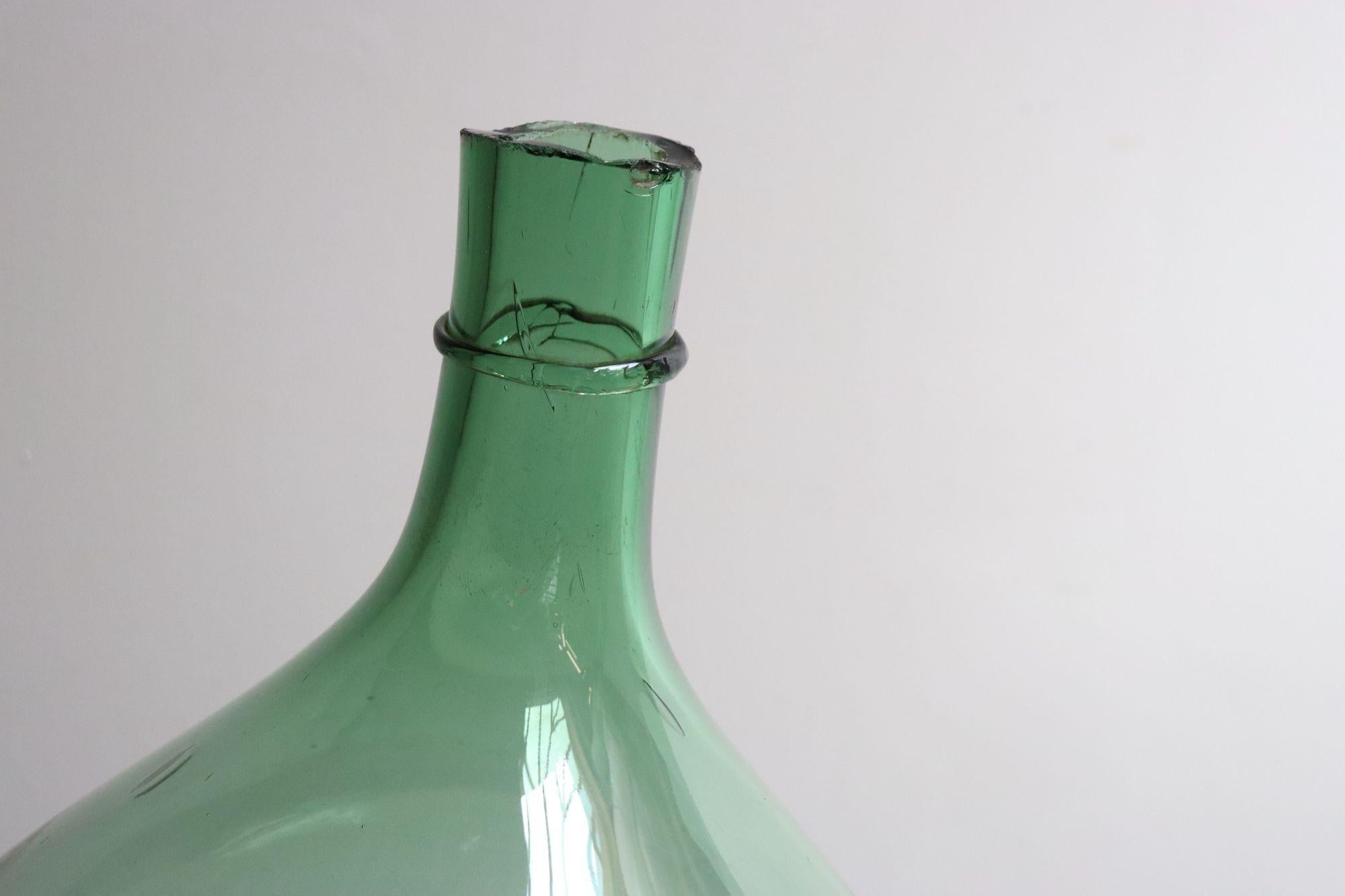Vintage Italian Mouth Blown Glass Bulbous Demijohn in Seafoam Green For Sale 10