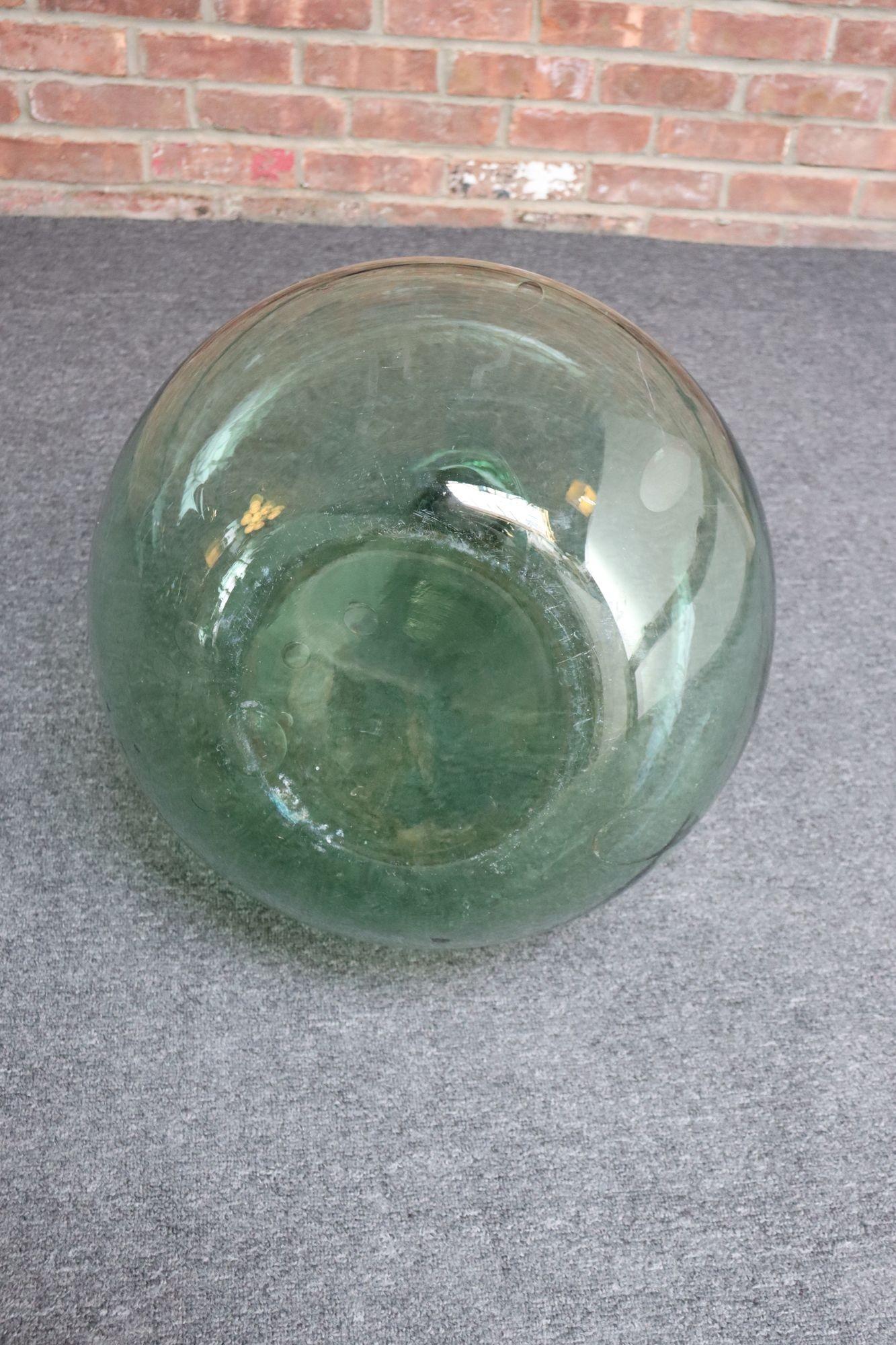 Vintage Italian Mouth Blown Glass Bulbous Demijohn in Seafoam Green For Sale 1