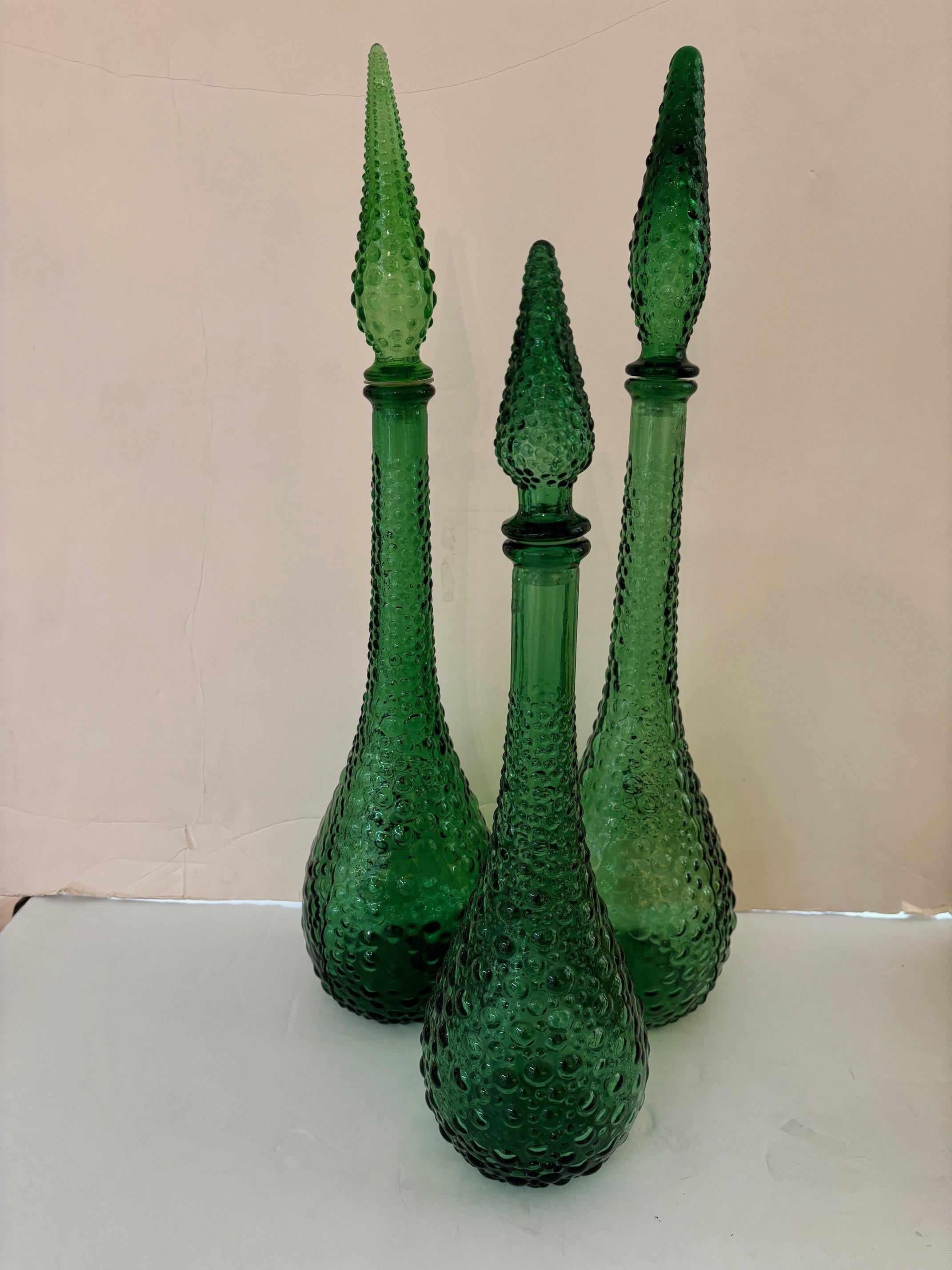 Vetro Bottiglia Decanter Empoli d'epoca multicolore con design geometrico con tappi in vendita