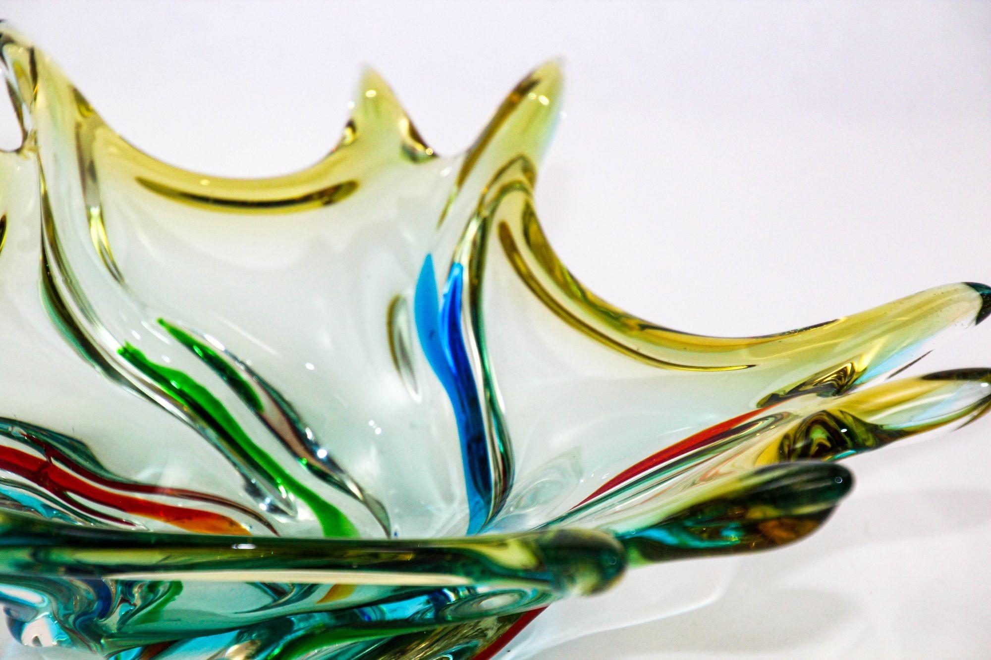 20th Century Vintage Italian Murano Art Glass Fruit Bowl Sculptural Centerpiece 1960s For Sale