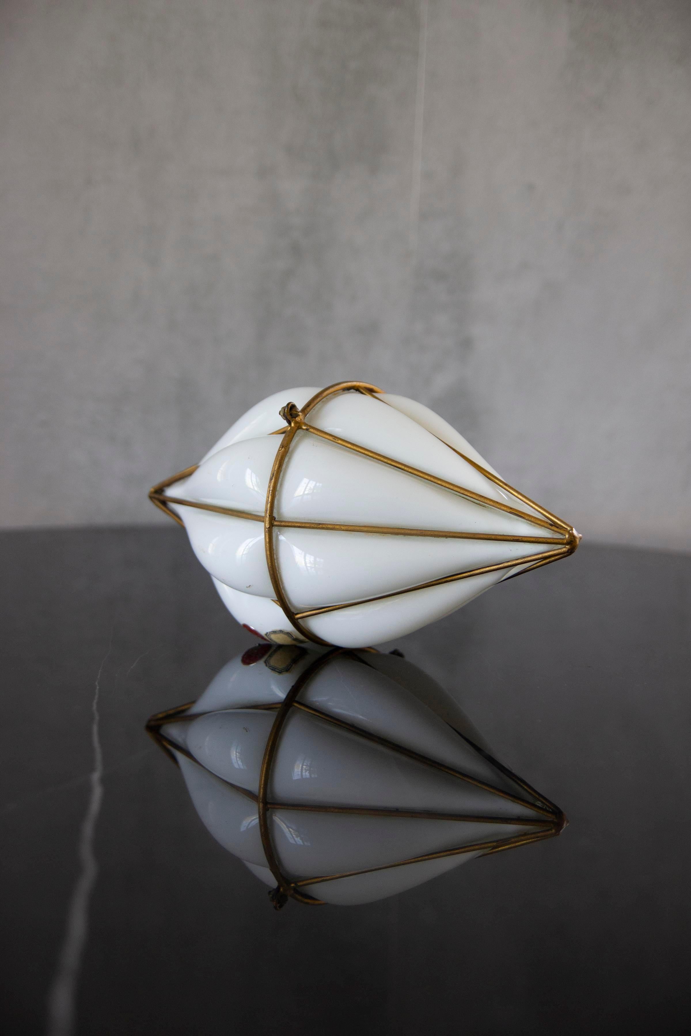 20th Century Vintage Italian Murano Art Glass Shell For Sale