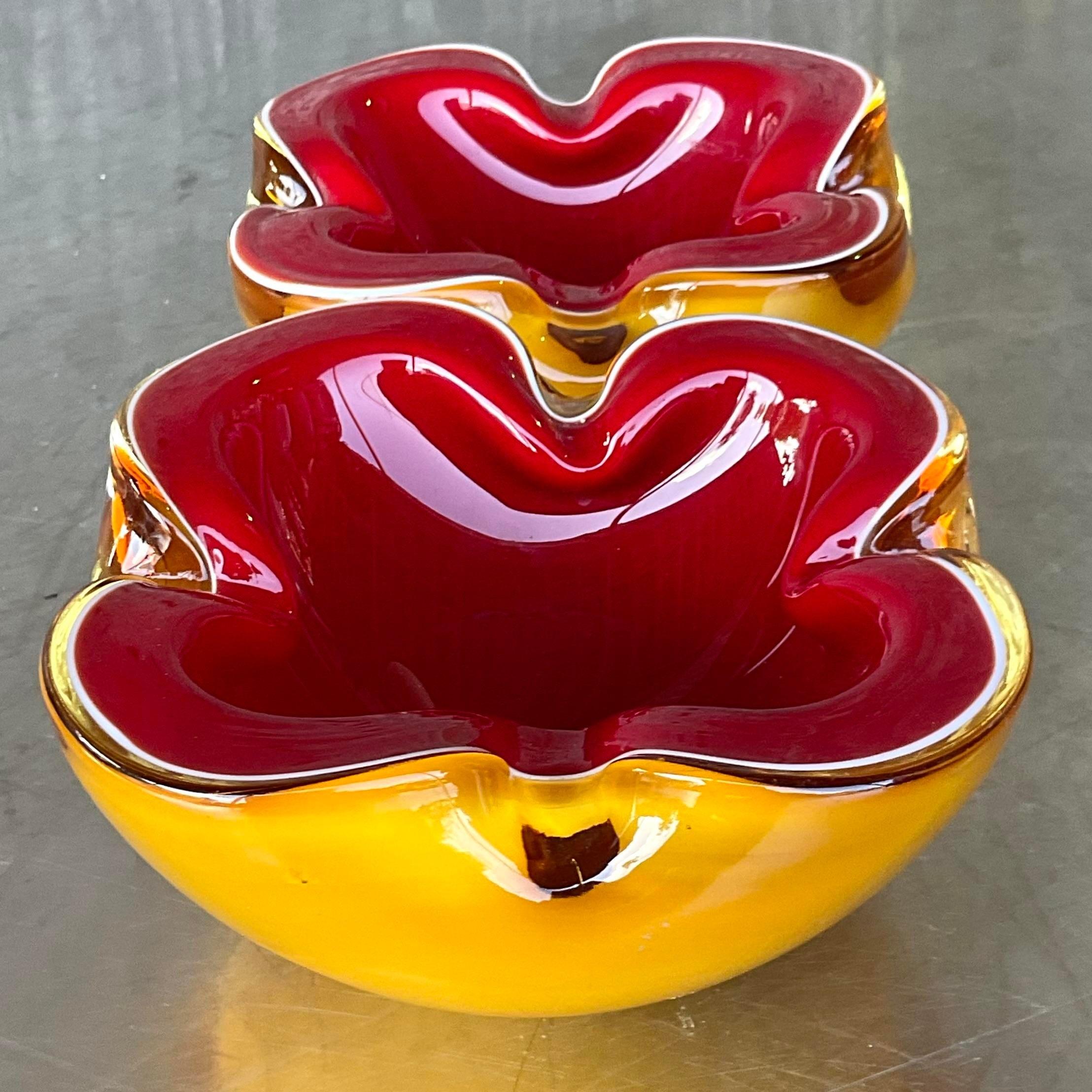 20th Century Vintage Italian Murano Barbini Attributed Glass Bowls - a Pair For Sale