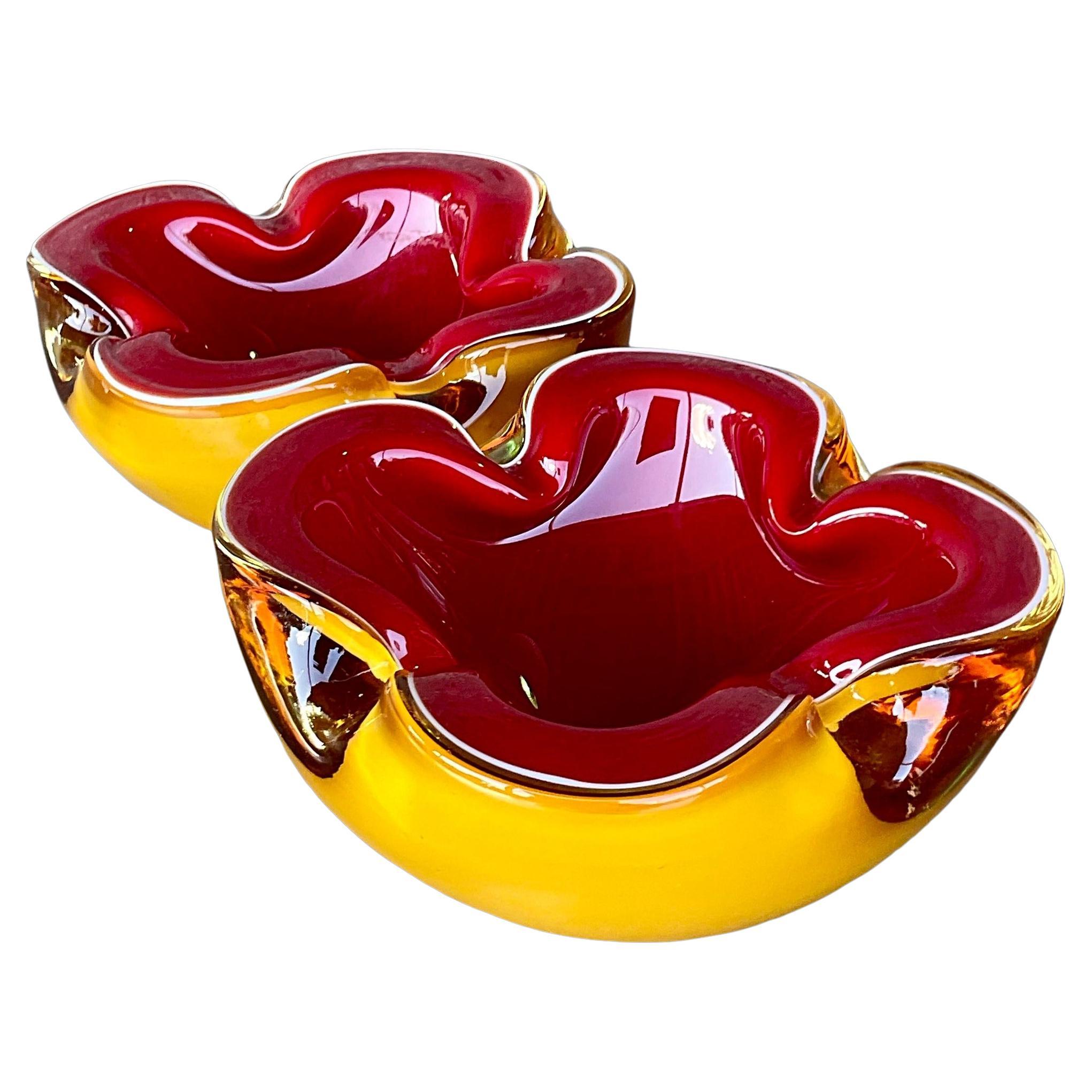 Vintage Italian Murano Barbini Attributed Glass Bowls - a Pair For Sale