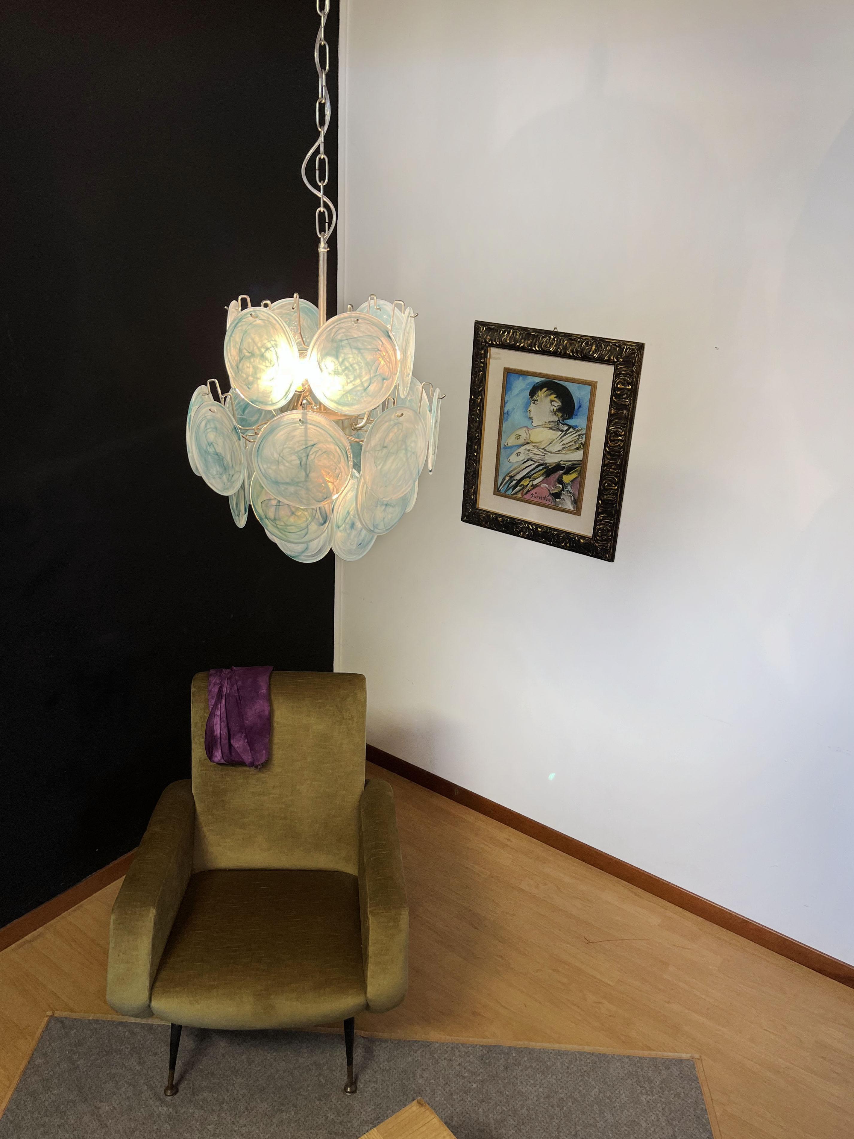 Italienischer Murano-Kronleuchter im Vintage-Stil - 24 blaue Scheiben im Angebot 4