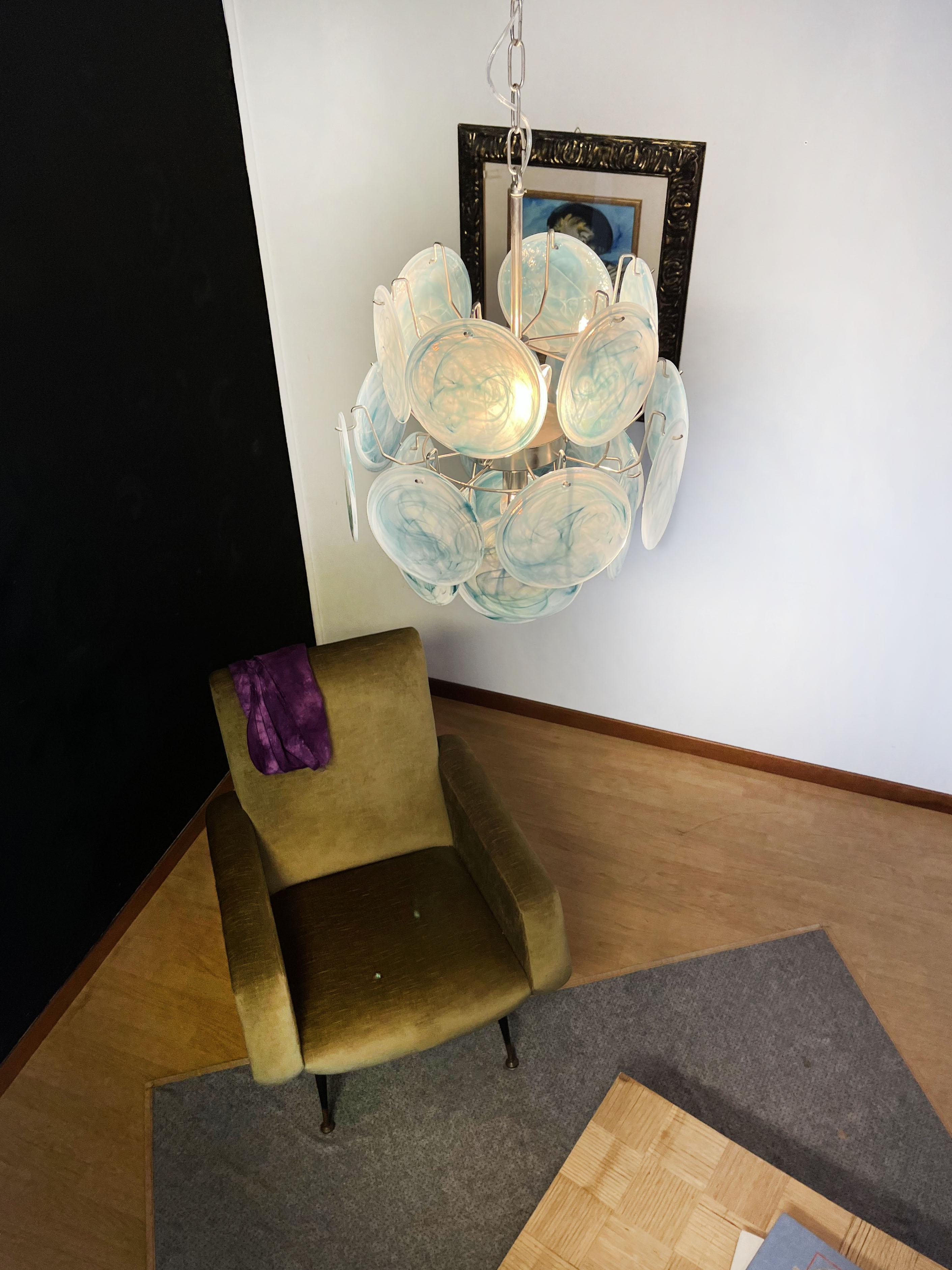 Italienischer Murano-Kronleuchter im Vintage-Stil - 24 blaue Scheiben im Angebot 5