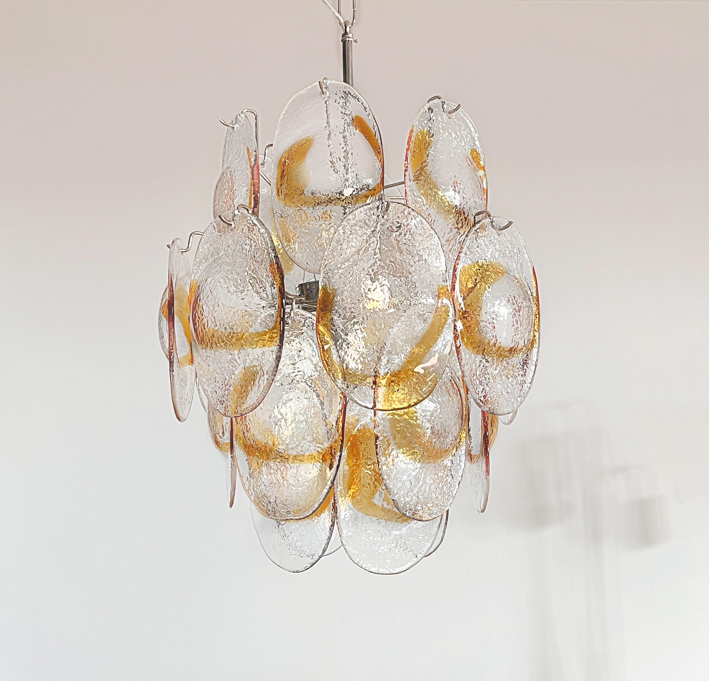 Araña italiana vintage de Murano, 24 clara y ámbar Vidrio artístico en venta