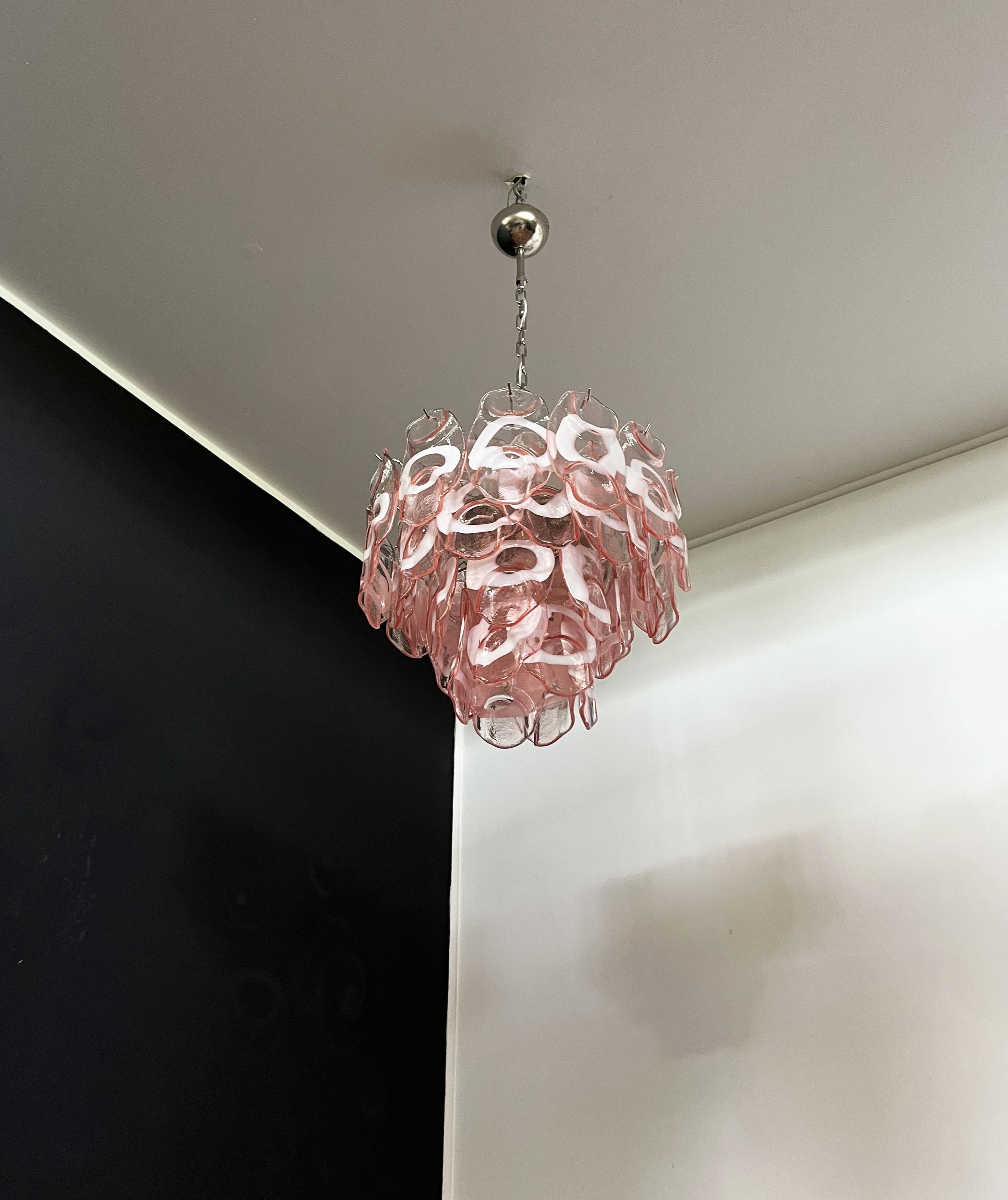 Italienische Vintage-Kronleuchterlampe aus Muranoglas, 36 rosa Gläser im Angebot 8