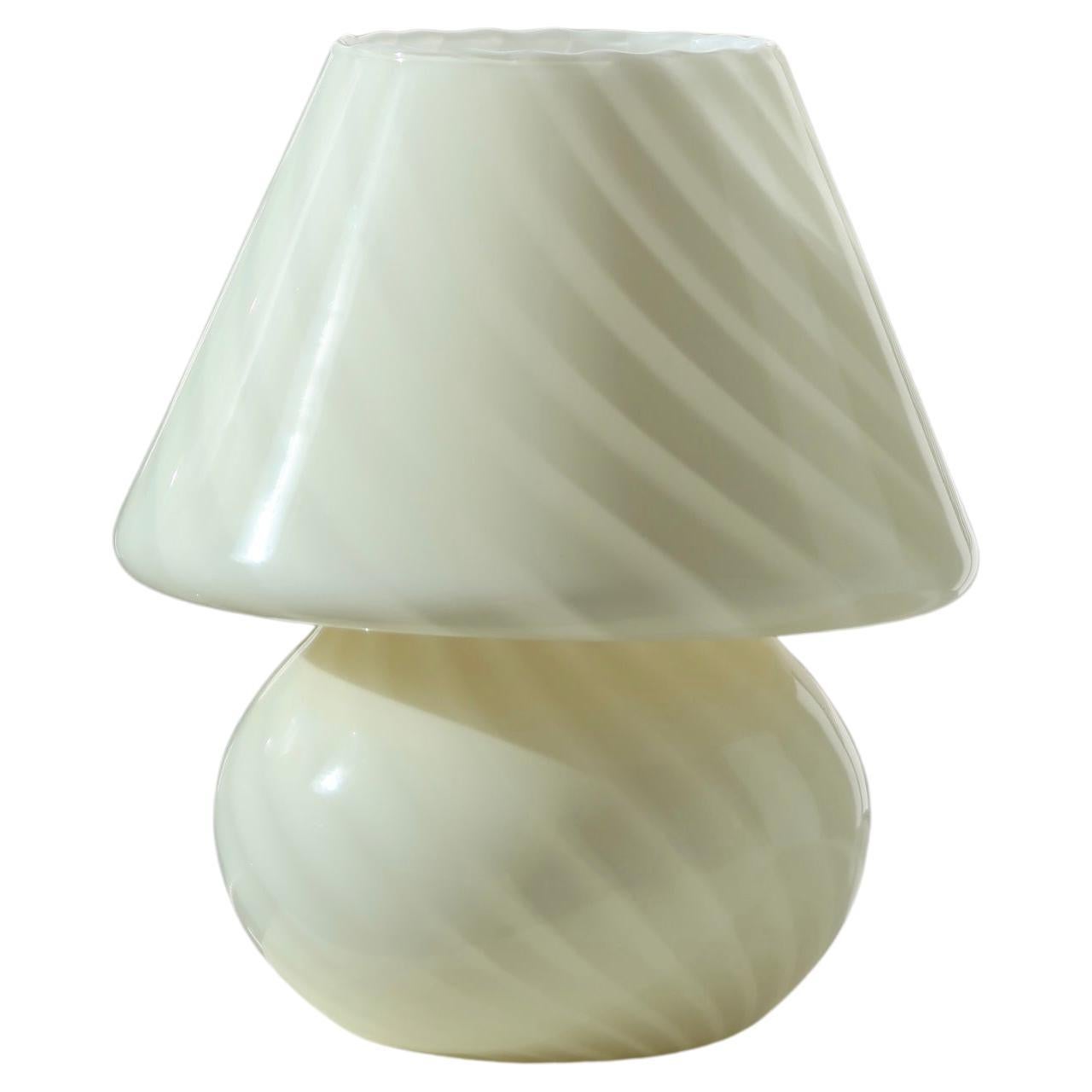 Lampe de table italienne de Murano jaune crème tourbillonnant Baby Mushroom
