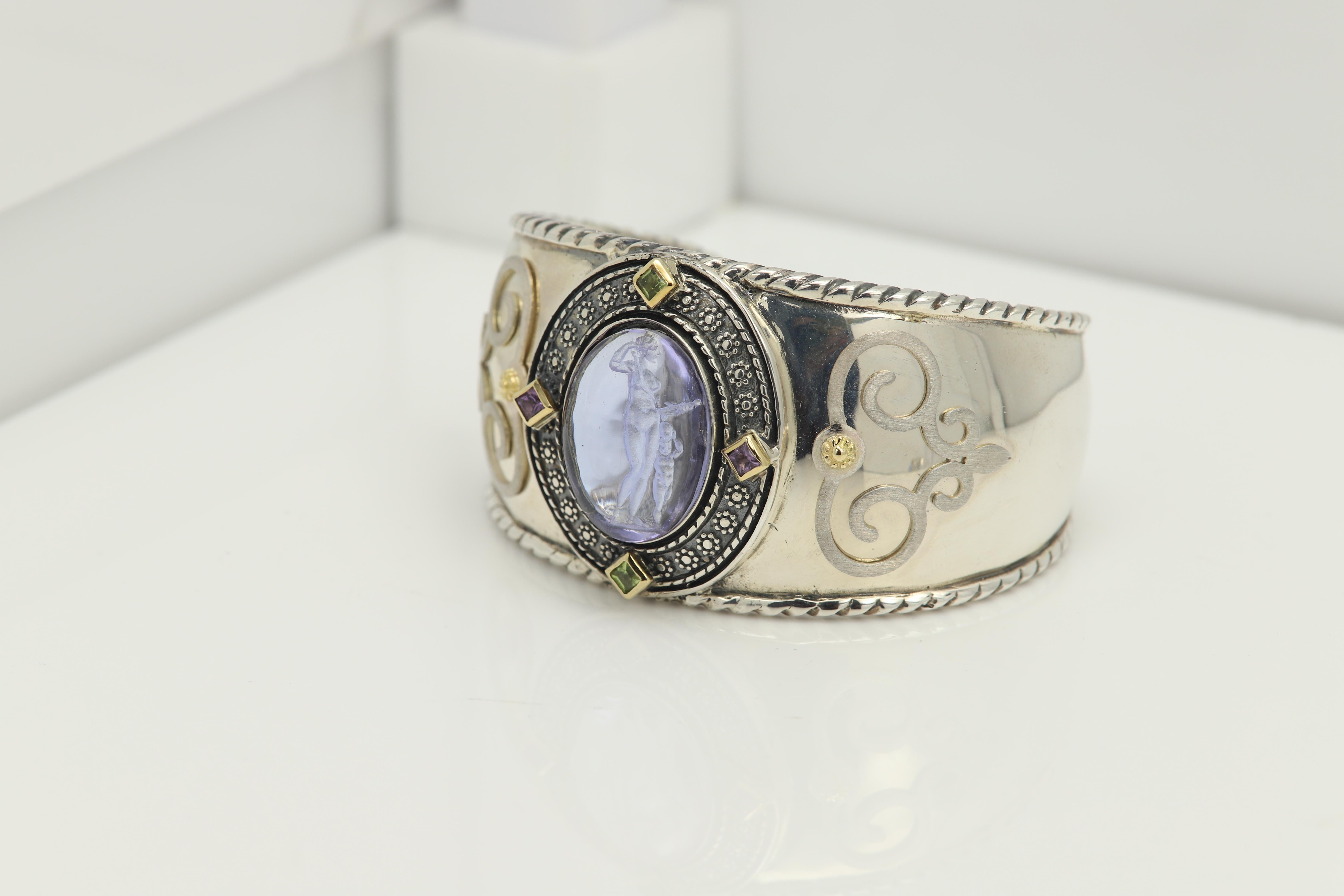 Vintage Italian Murano Glass Cuff Bracelet Cameo of Venus and Cupid Goddess For Sale 3