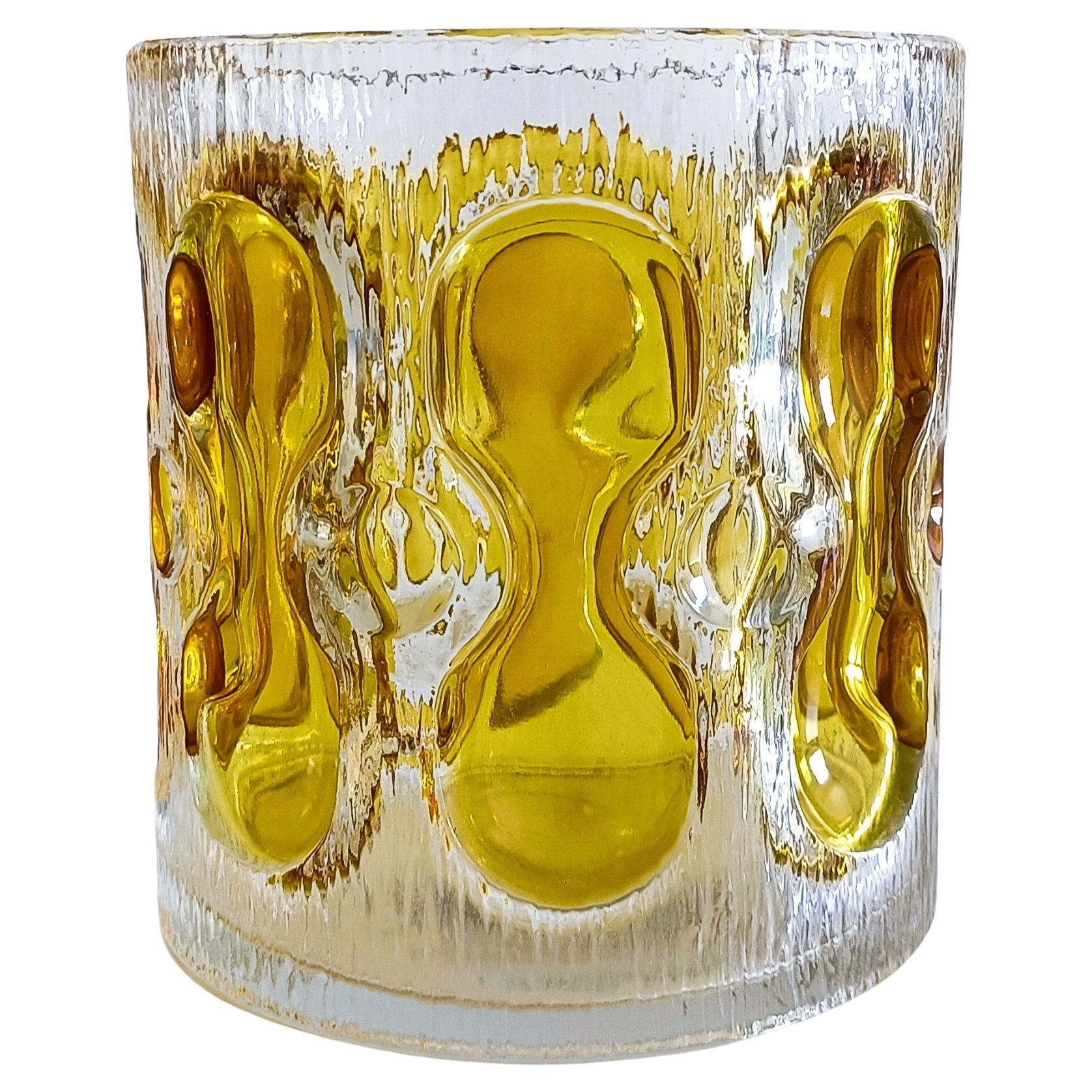 Una preciosa y fascinante cubitera vintage de cristal de Murano de mediados de siglo. Hecho a mano en Italia hacia los años sesenta. 

Estado impecable. Impresionante en la mano.