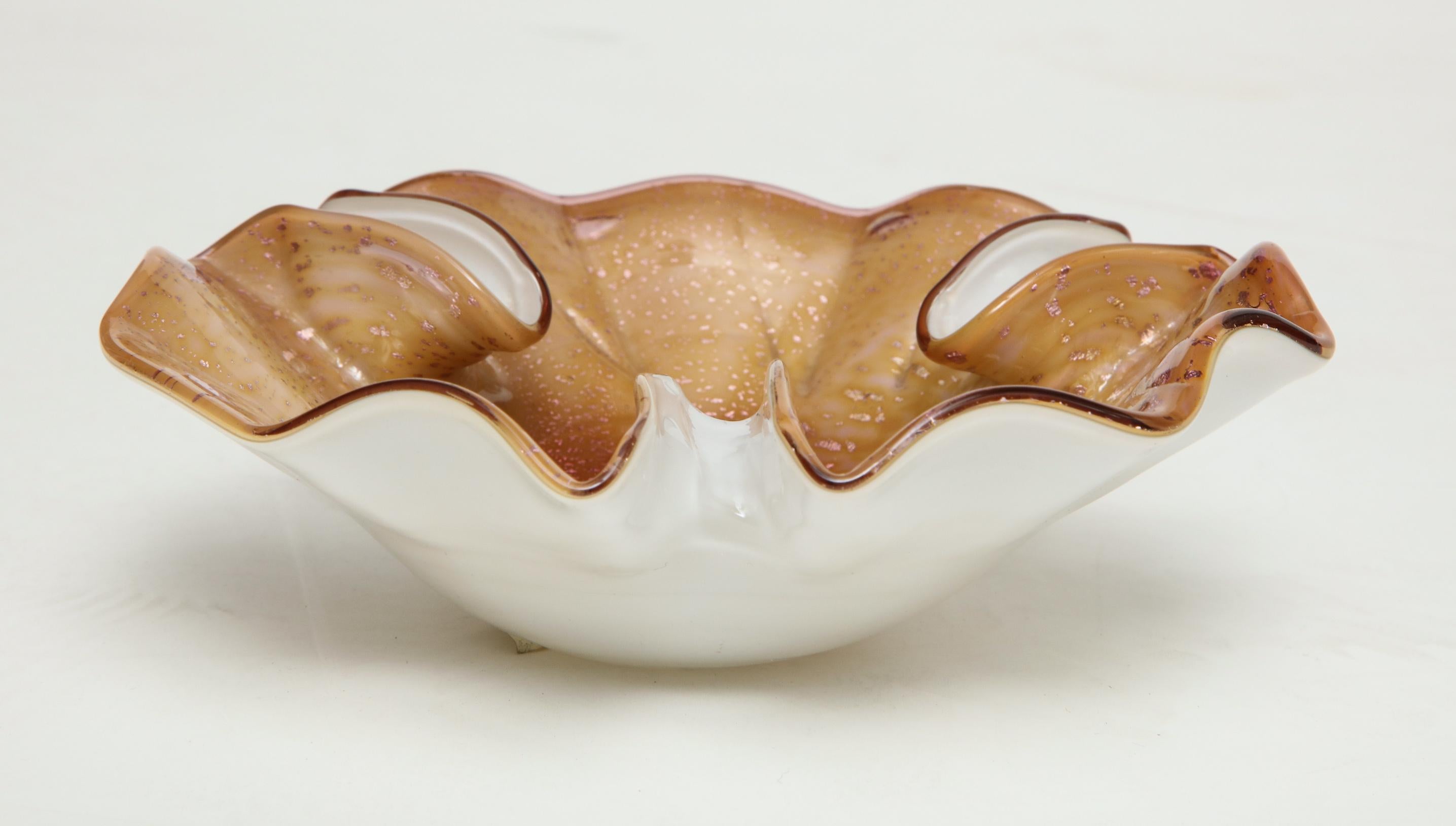 Vintage Italian Murano Glass Leaf Bowl in Amber Color In Good Condition In New York, NY