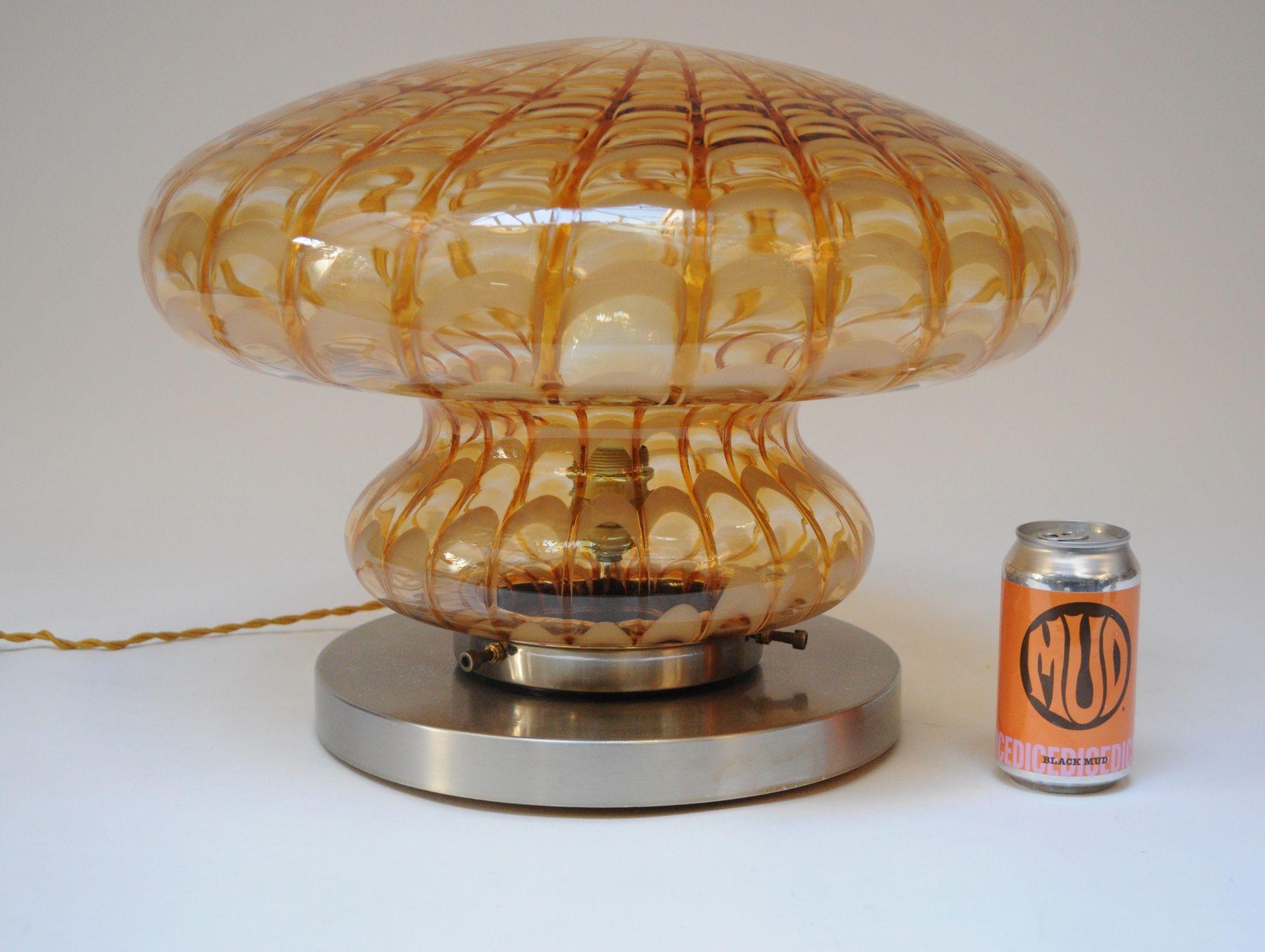 Vintage Italian Murano Glas Pilz Form Tischlampe auf Aluminium Basis (Ende des 20. Jahrhunderts) im Angebot
