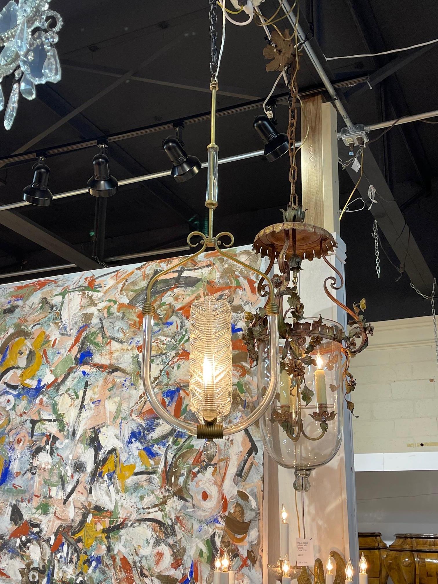 Decorative vintage Murano glass and brass pendant light after designers Barovier and Toso. Featuring beautiful textured glass. Very special!